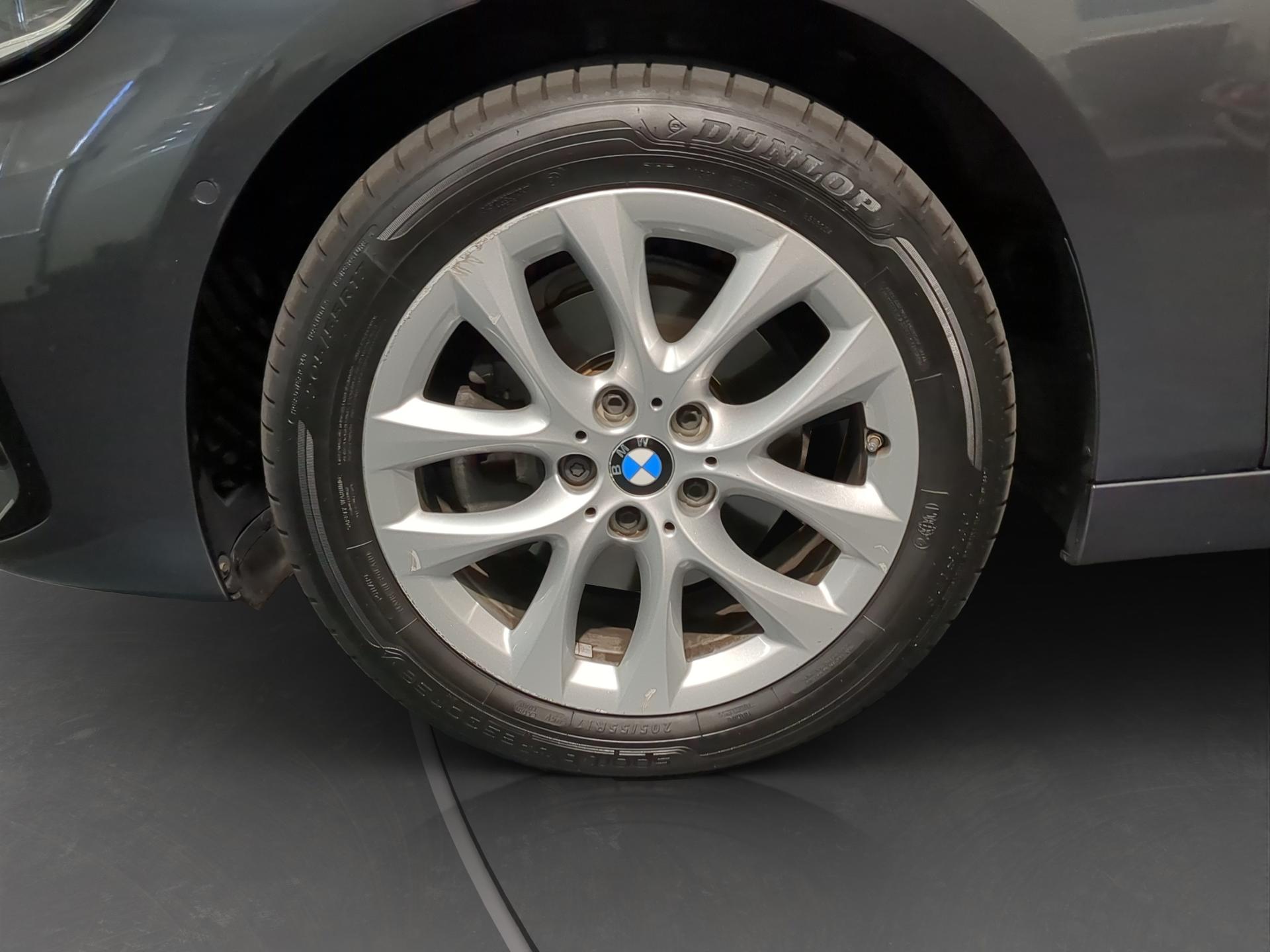 BMW 218i Active Tourer DKG Sport Line-image-23
