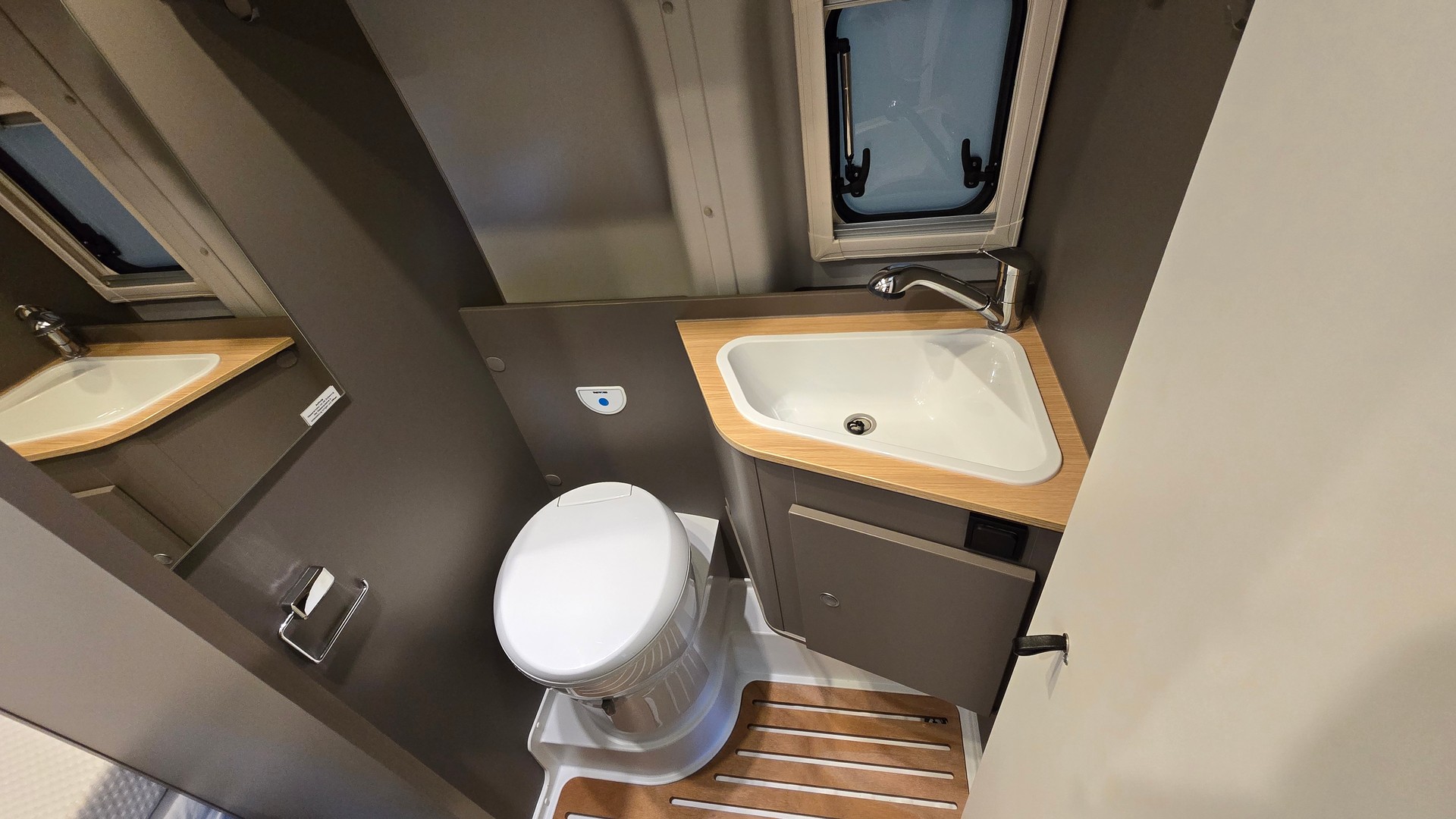 LMC Innovan C 590 "Hymer-Gruppe" / Ford Transit 2.0EcoBlue 170PS-image-15