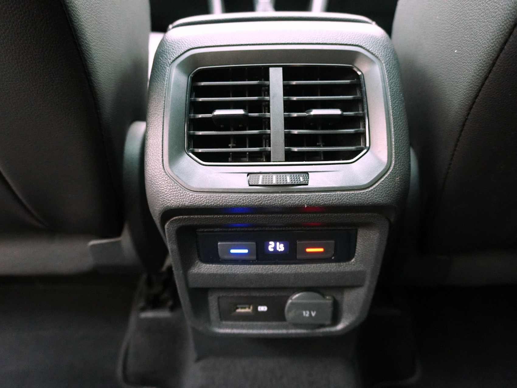 VW Tiguan 2.0 TSI DSG R-Line 4Motion-image-12