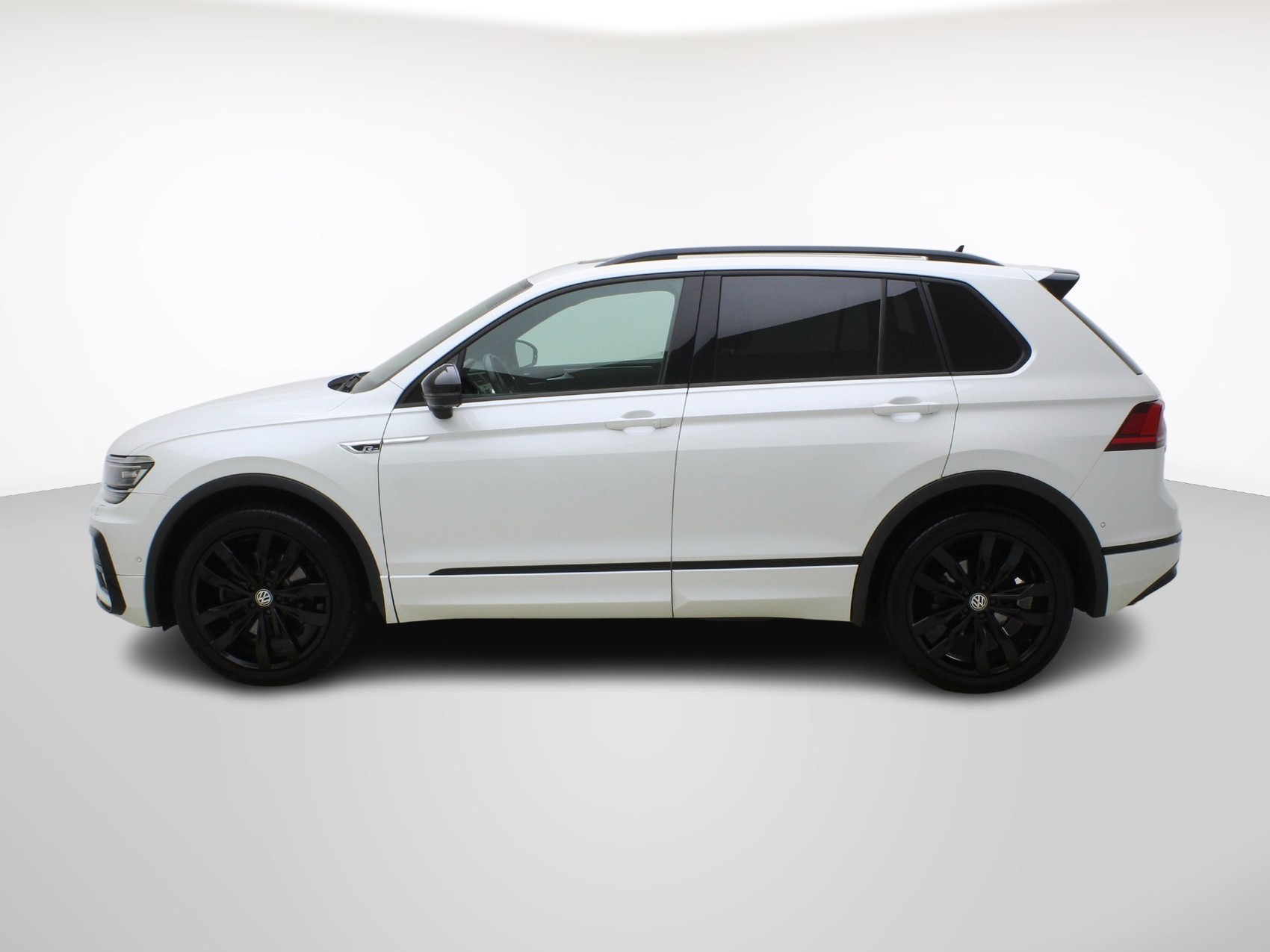 VW Tiguan 2.0 TSI DSG R-Line 4Motion-image-2