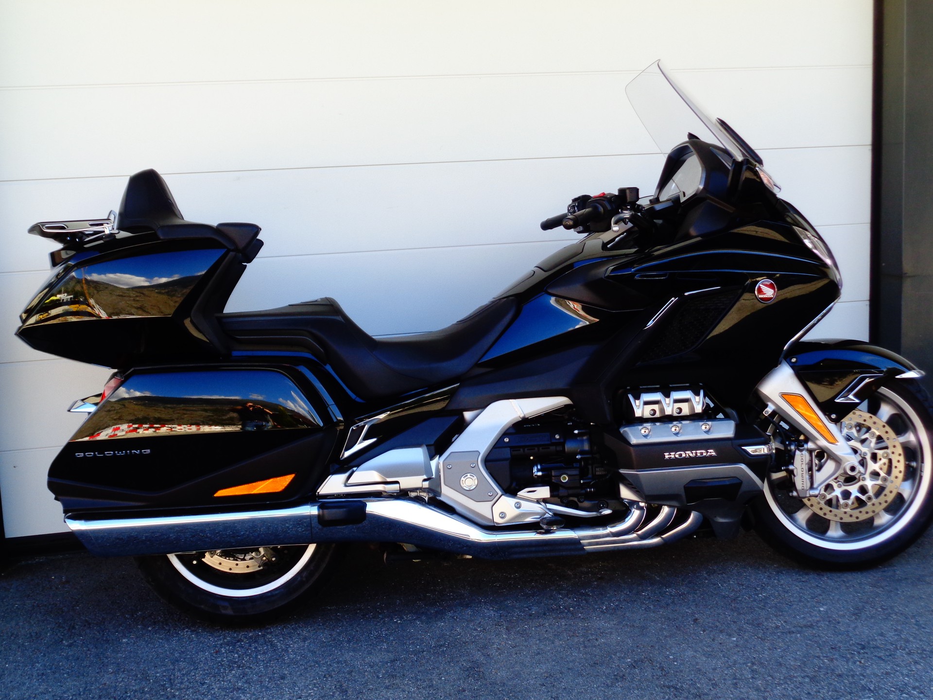 HONDA GL 1800 DA DCT Goldwing Tour Airbag-showroom-element-2