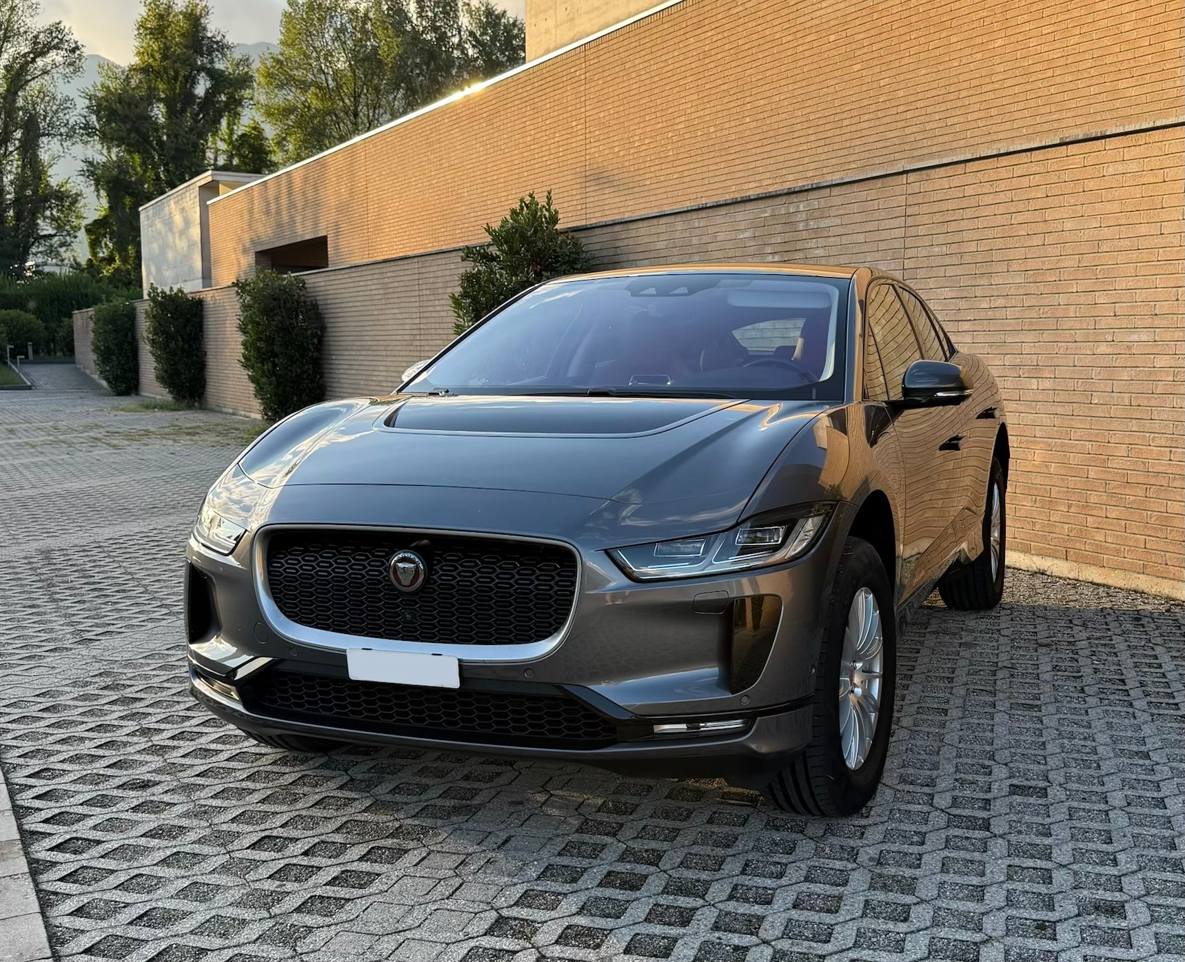 JAGUAR EV400 HSE AWD-image-0