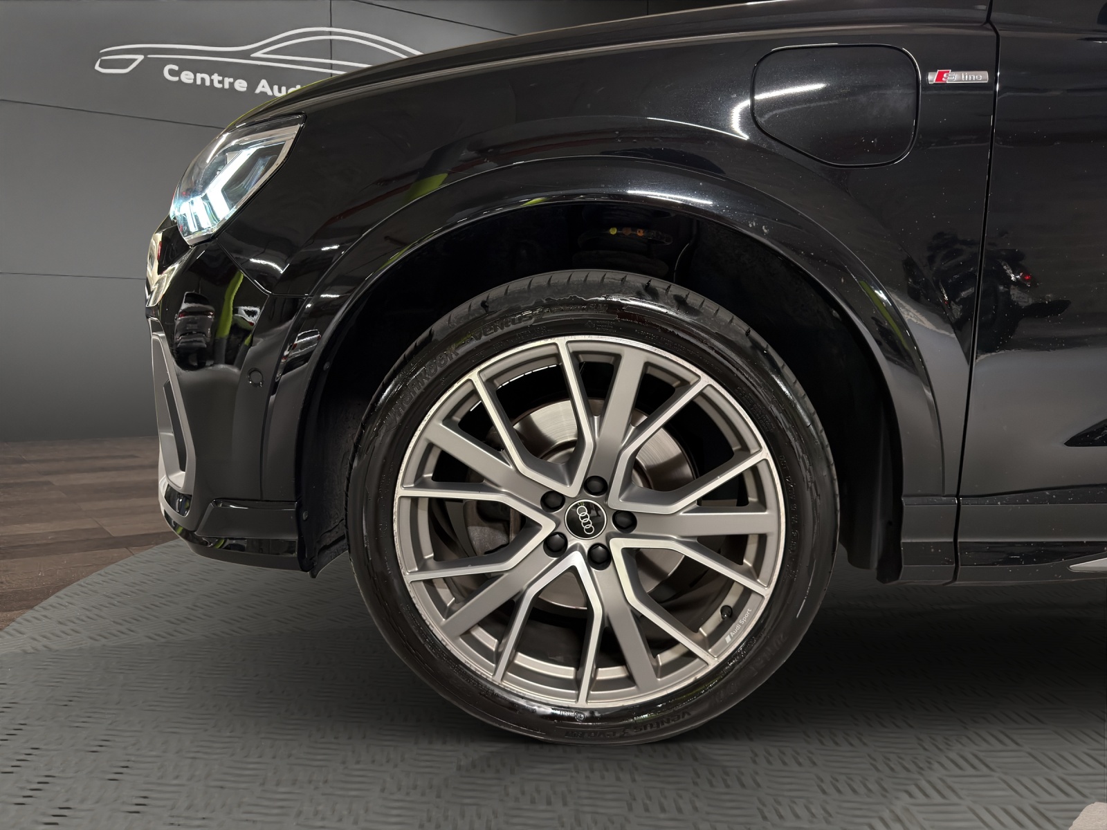 AUDI Q3 45 TFSI e S line S-tronic-image-17