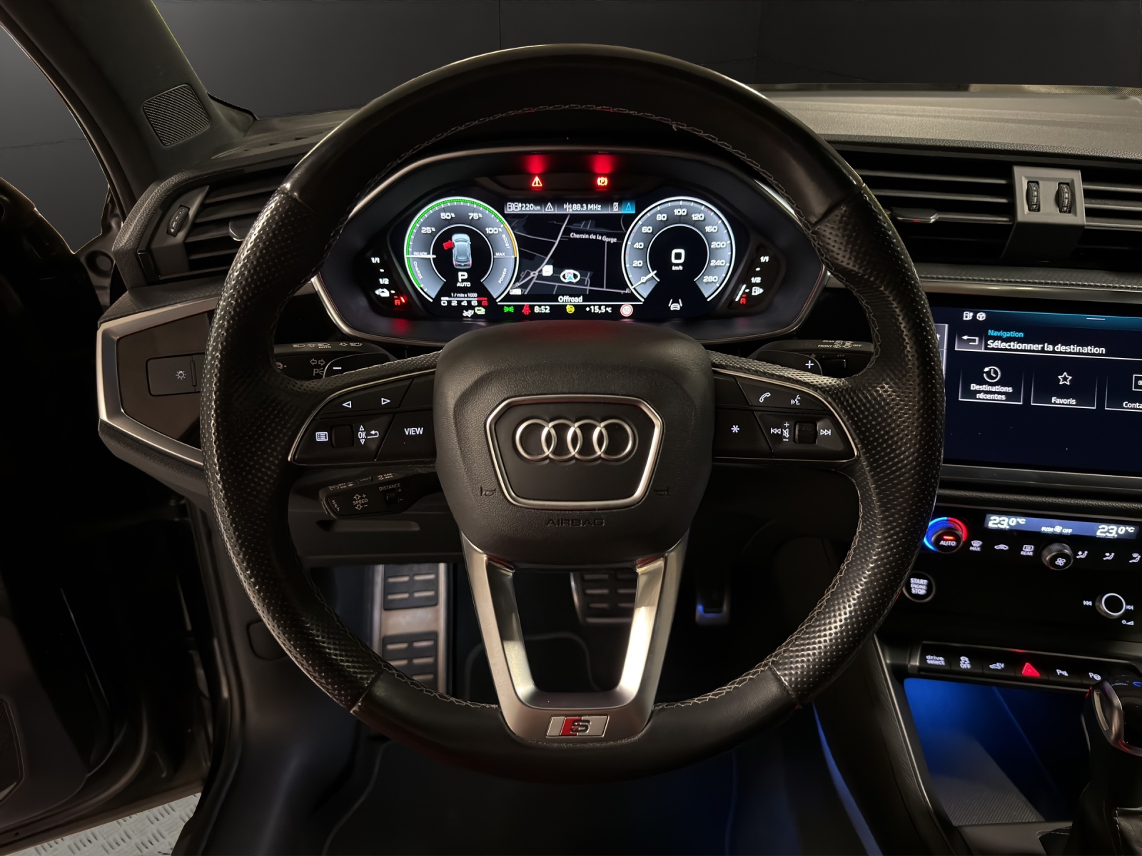AUDI Q3 45 TFSI e S line S-tronic-image-7