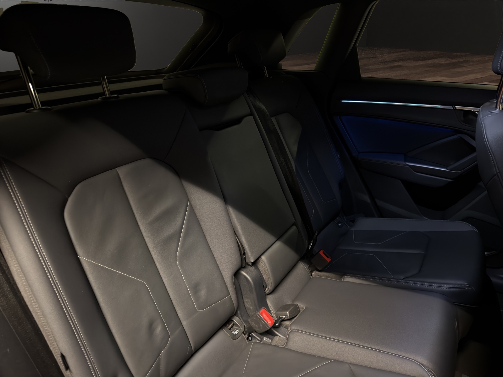 AUDI Q3 45 TFSI e S line S-tronic-image-14
