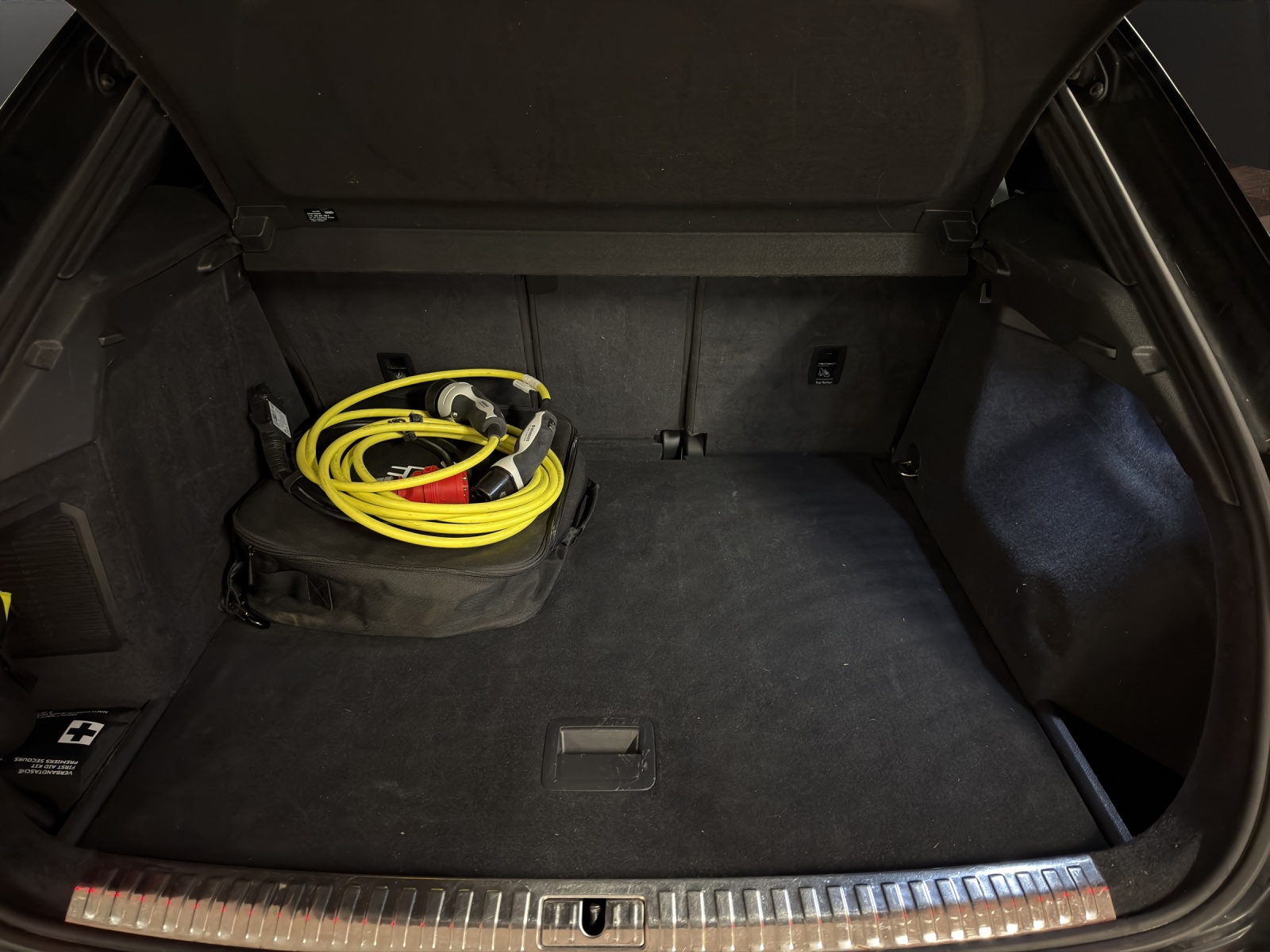 AUDI Q3 45 TFSI e S line S-tronic-image-15