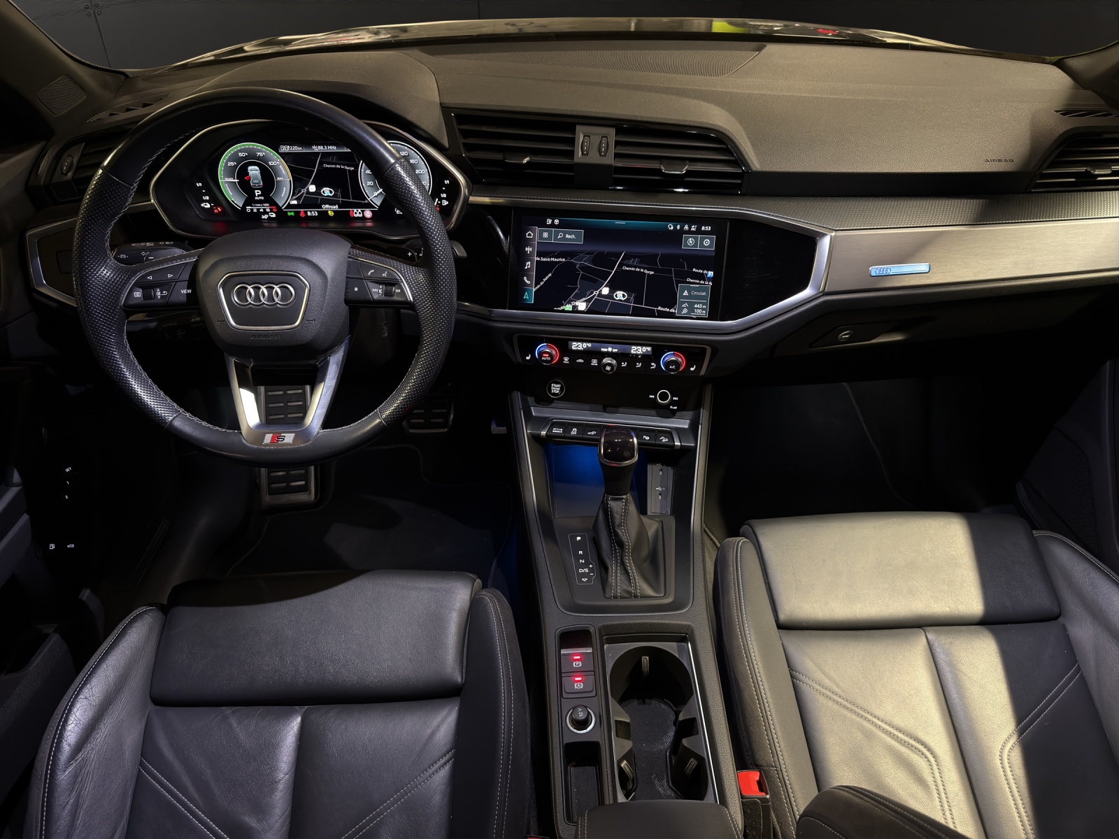 AUDI Q3 45 TFSI e S line S-tronic-image-10