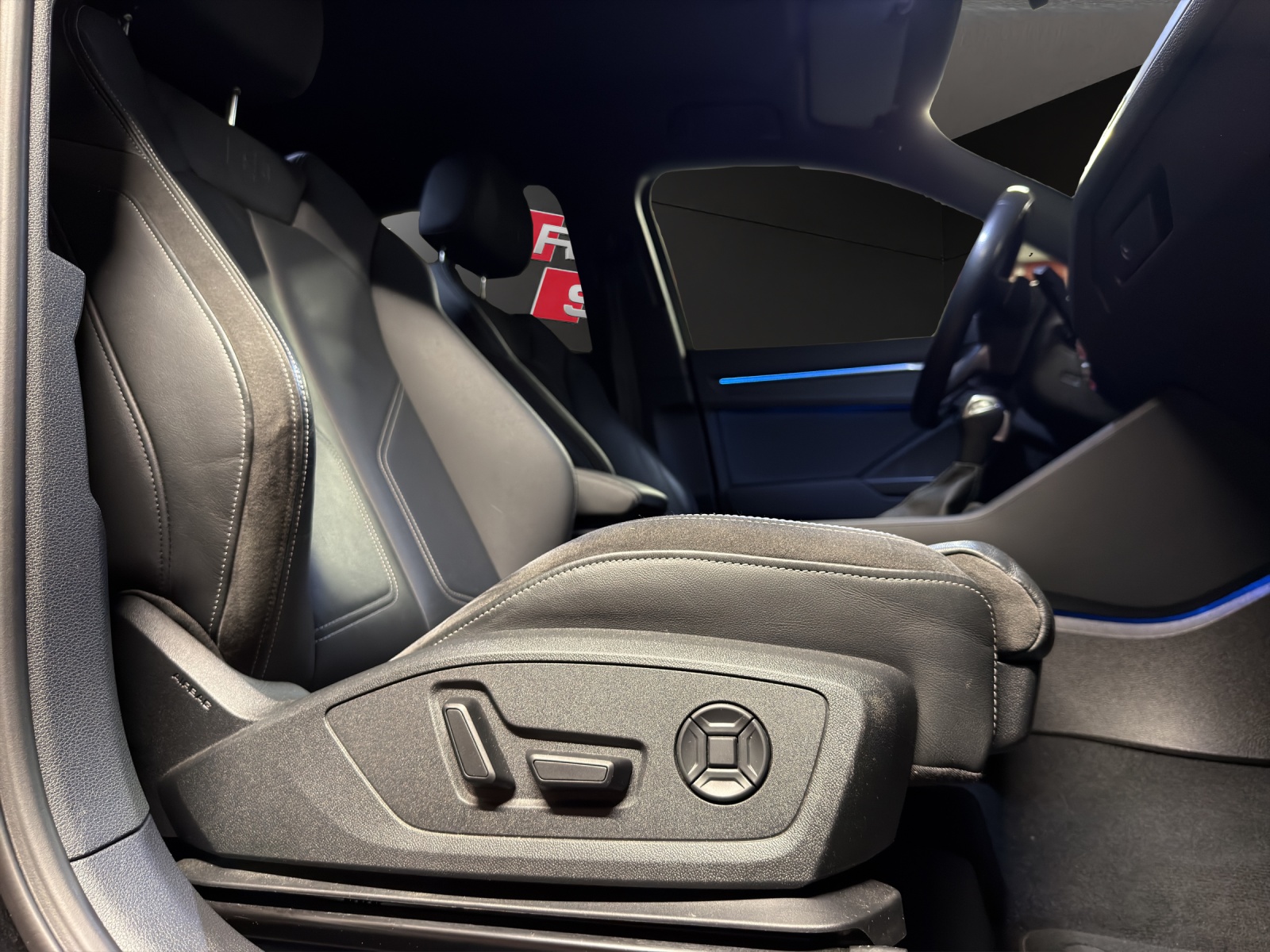 AUDI Q3 45 TFSI e S line S-tronic-image-13