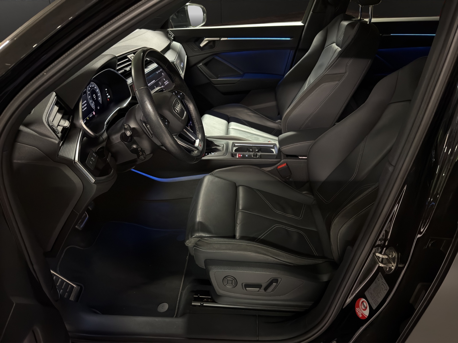AUDI Q3 45 TFSI e S line S-tronic-image-6