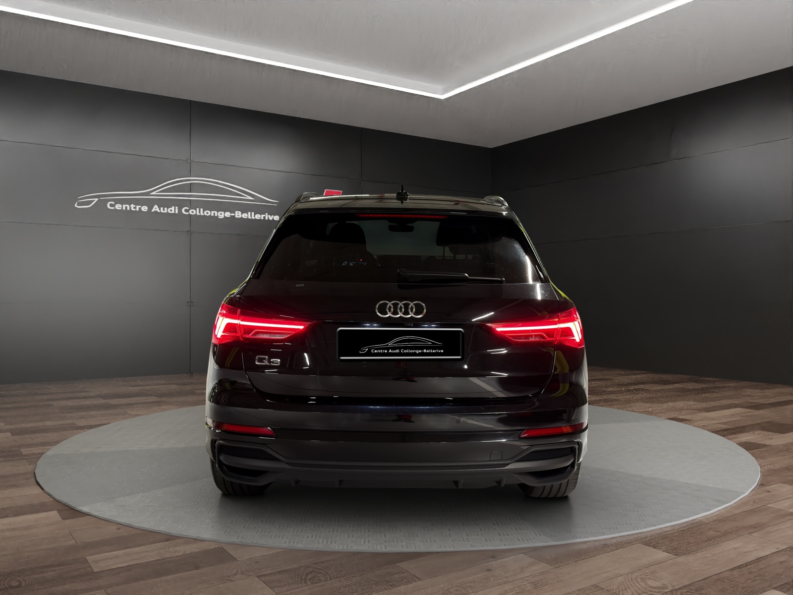AUDI Q3 45 TFSI e S line S-tronic-image-4