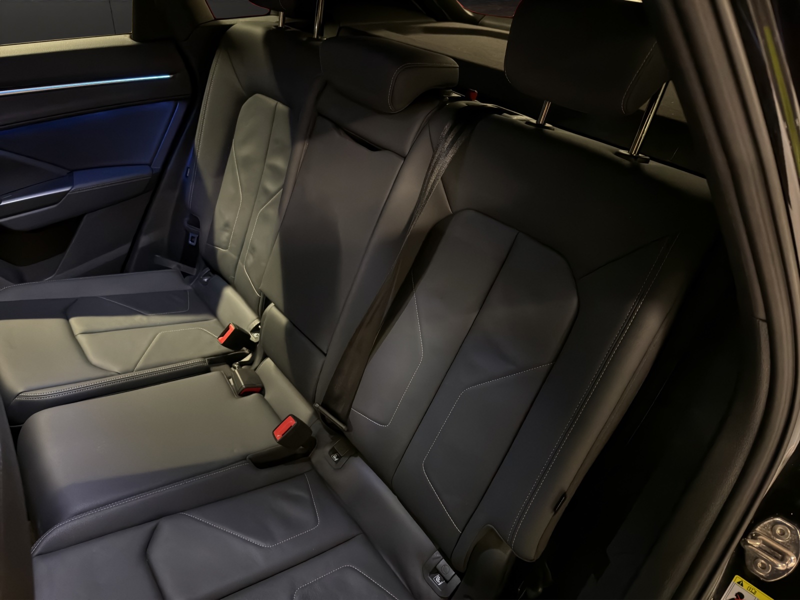 AUDI Q3 45 TFSI e S line S-tronic-image-9