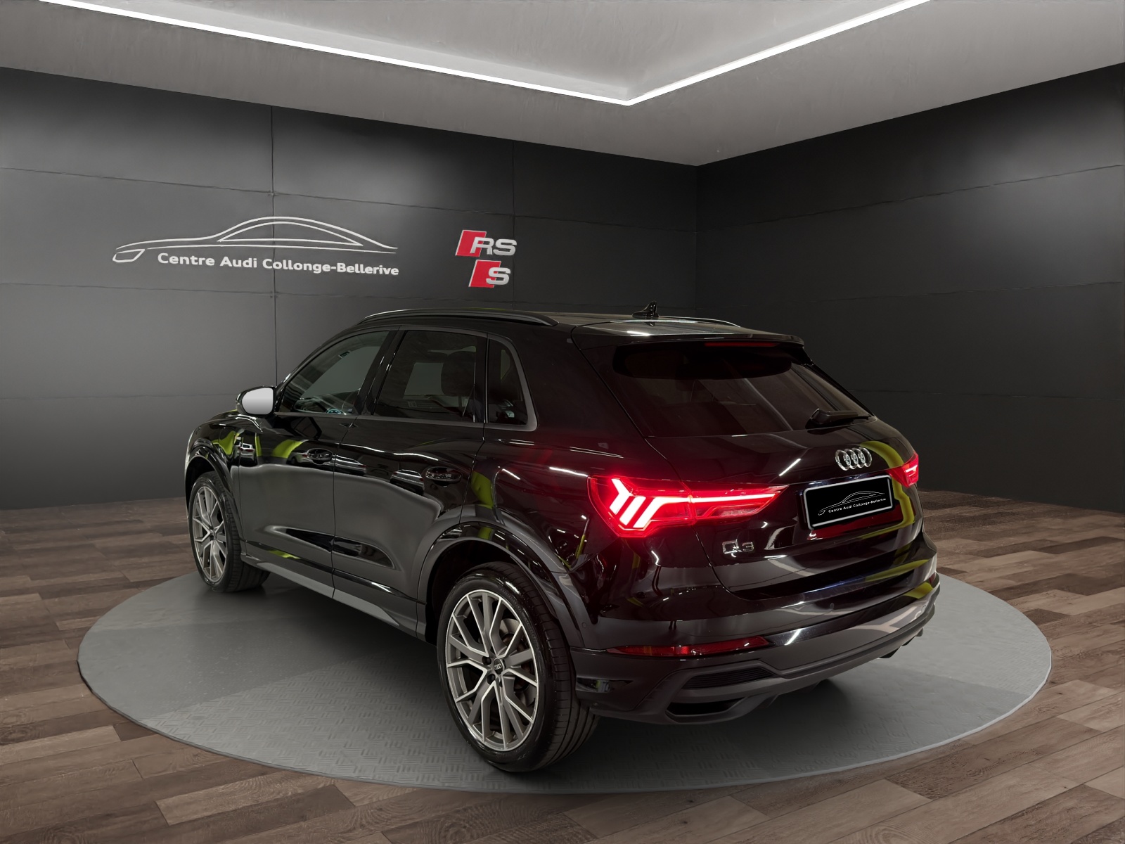 AUDI Q3 45 TFSI e S line S-tronic-image-3