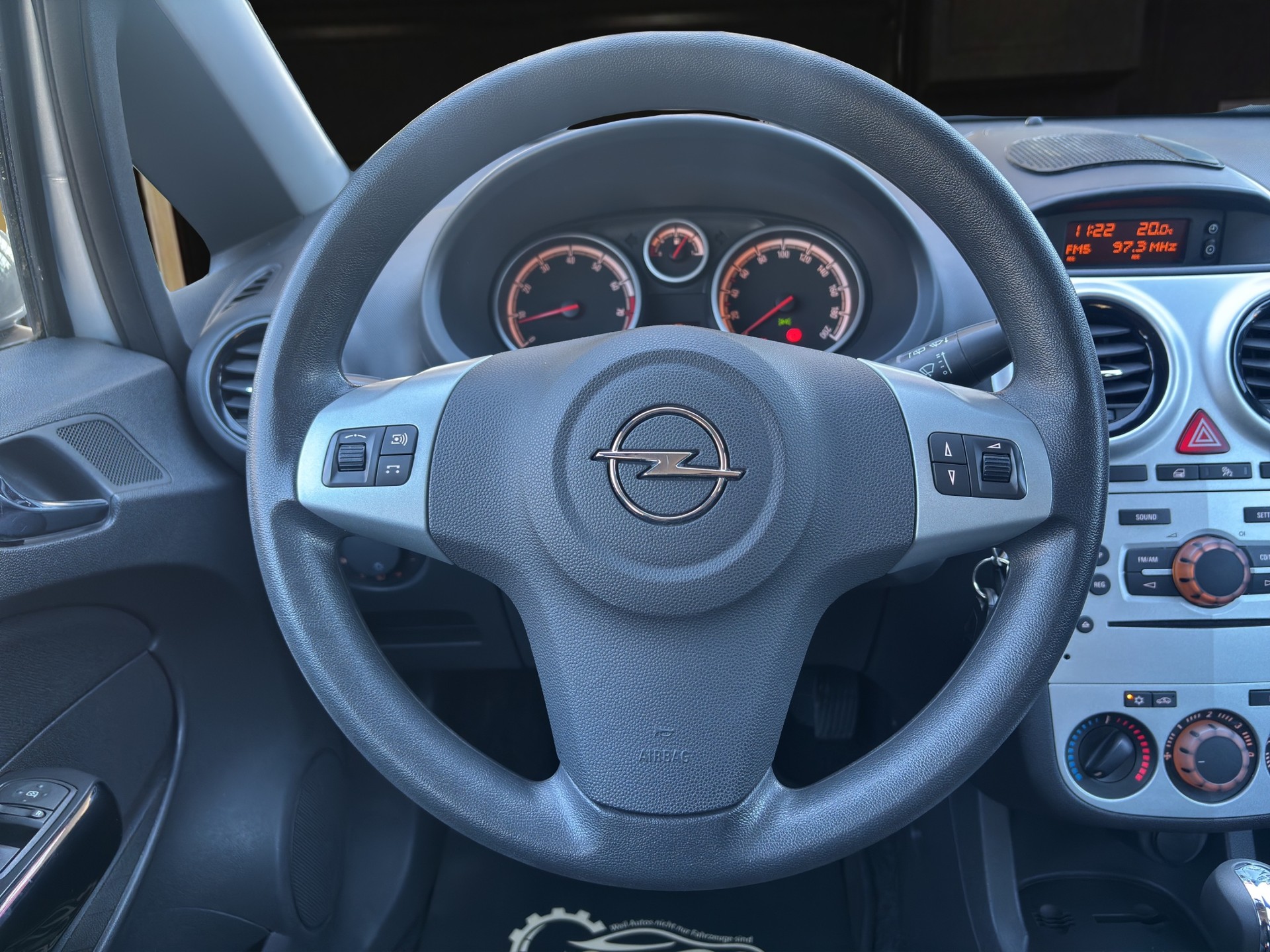 OPEL Corsa 1.4 TP Enjoy-image-11