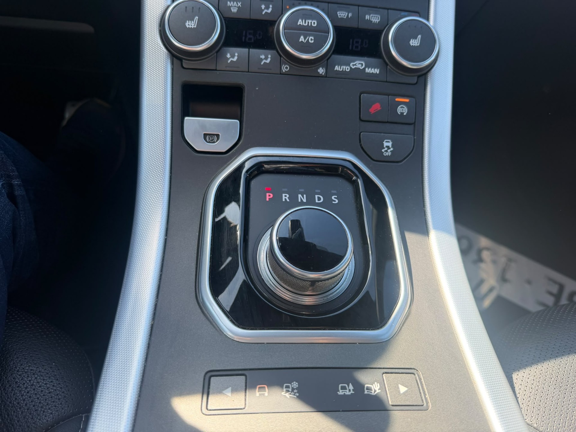 LAND ROVER Range Rover Evoque 2.0 Si4 Dynamic AT9-image-7