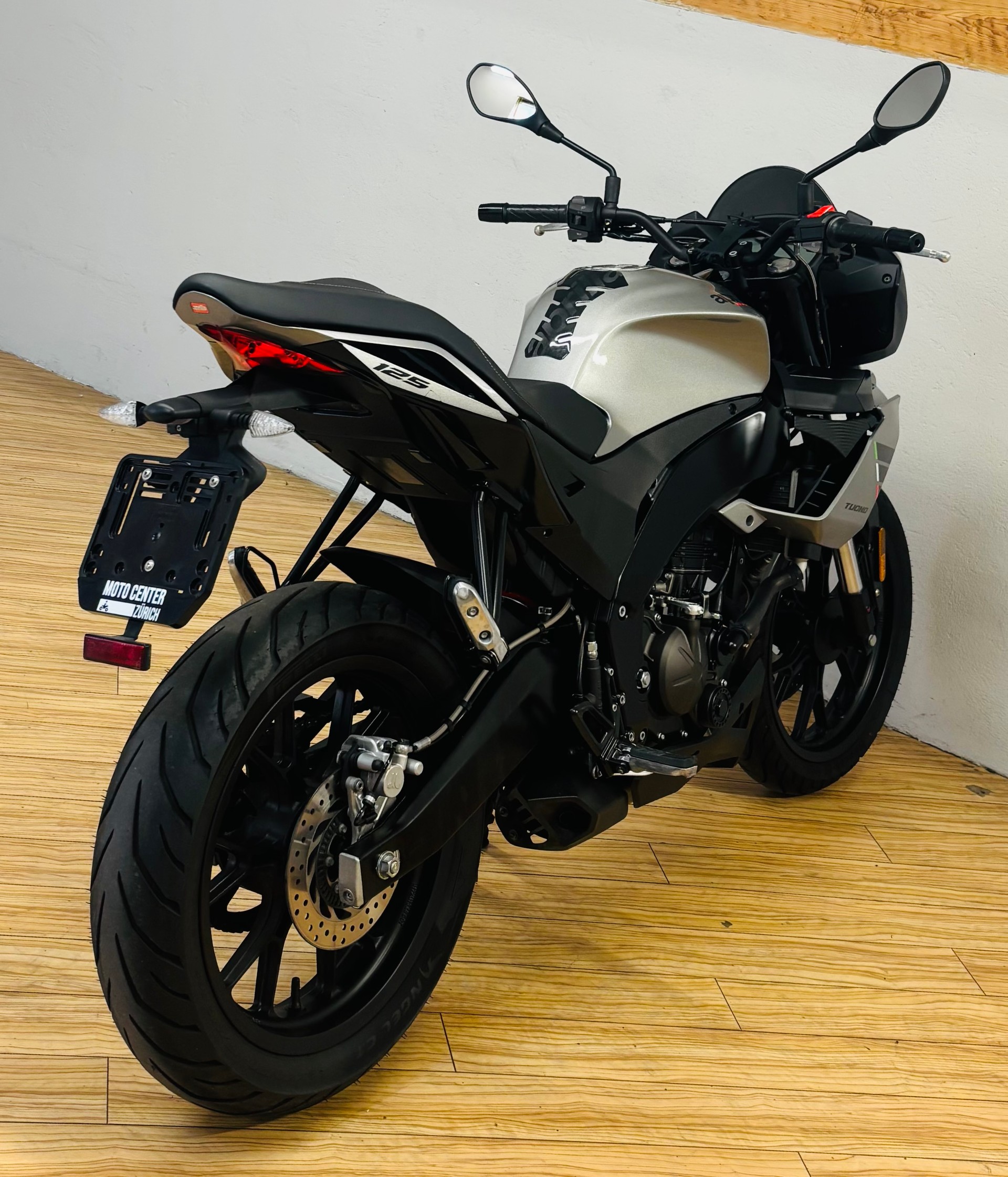 APRILIA Tuono 125-showroom-element-2