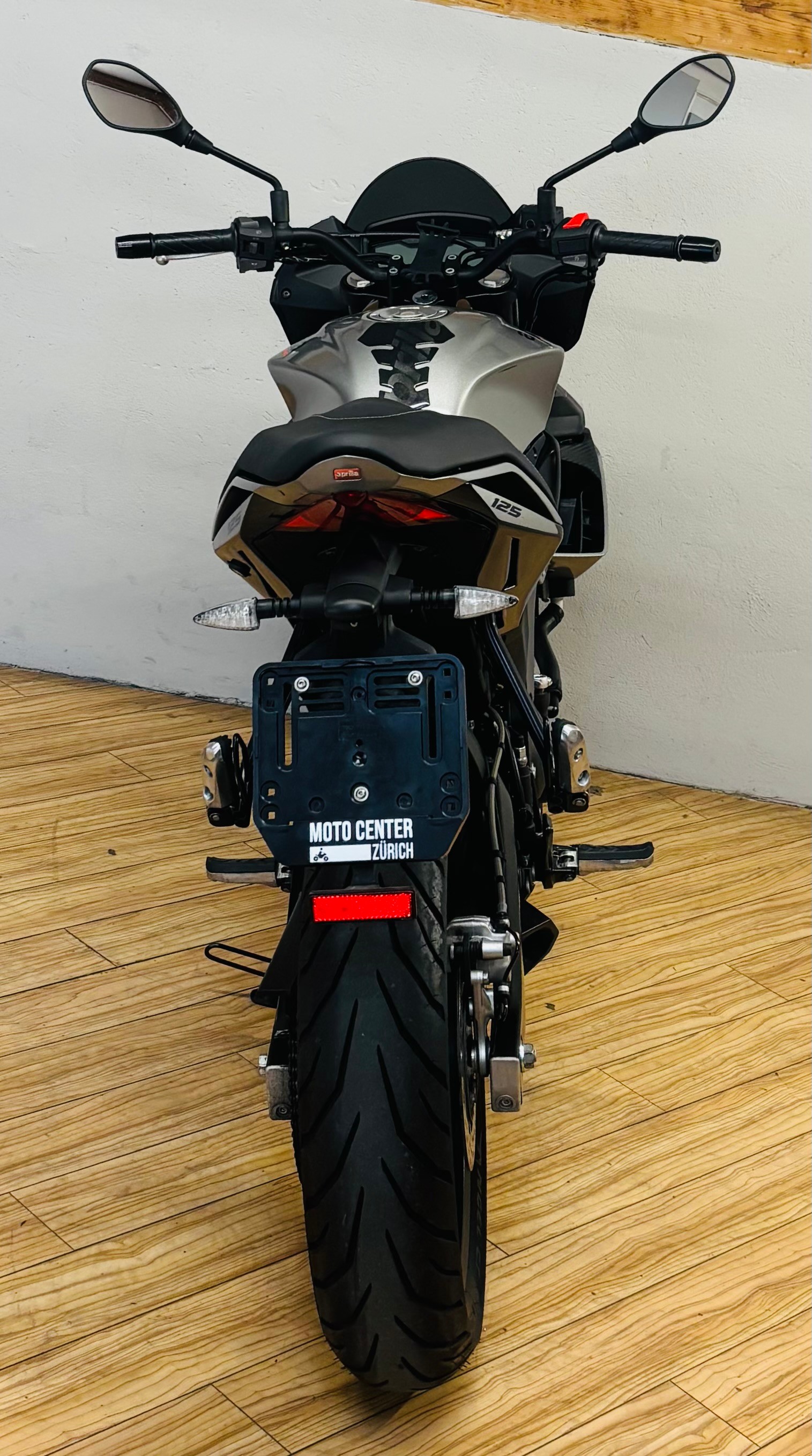 APRILIA Tuono 125-showroom-element-3