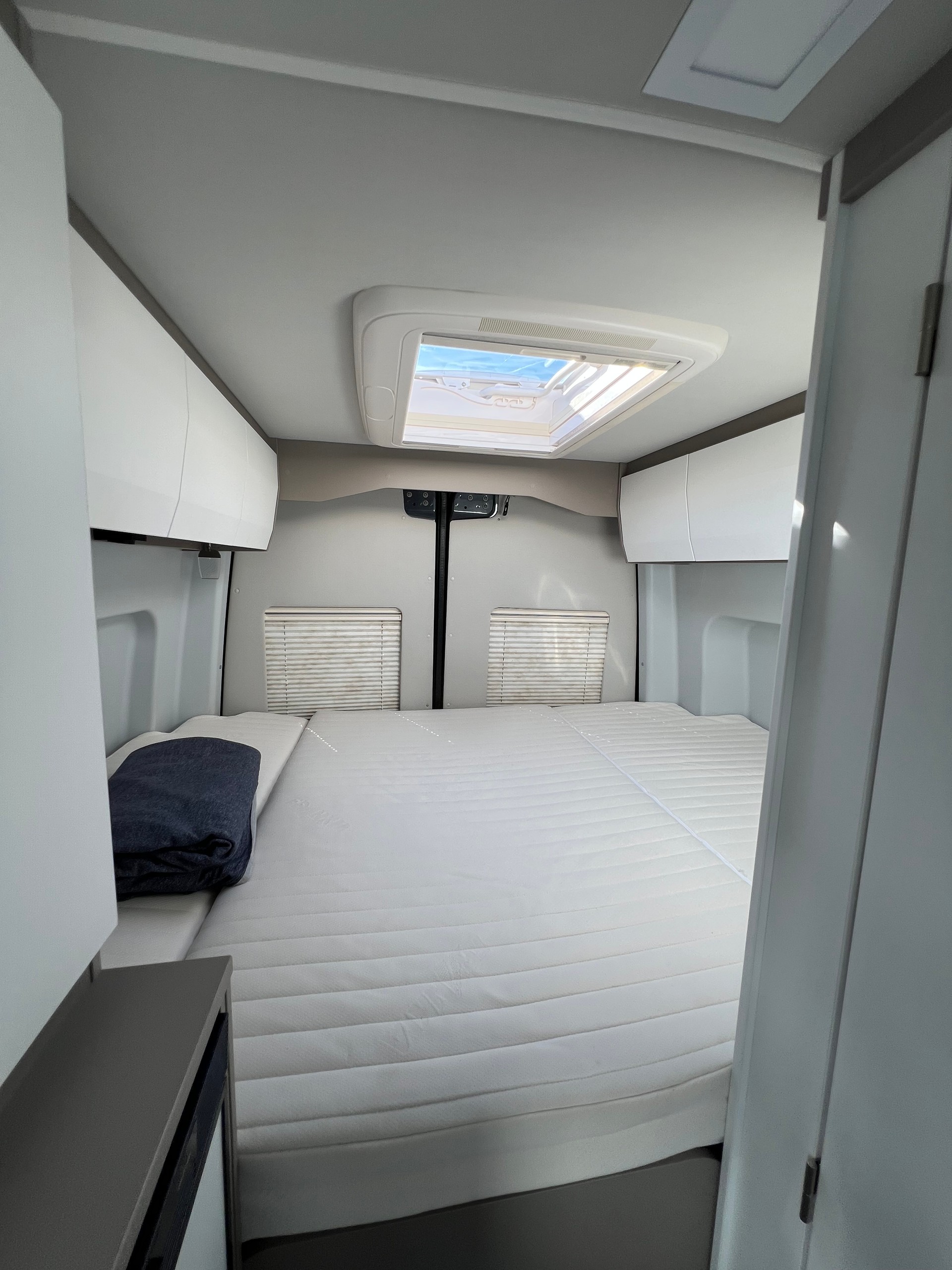 MERCEDES-BENZ Sprinter-image-11