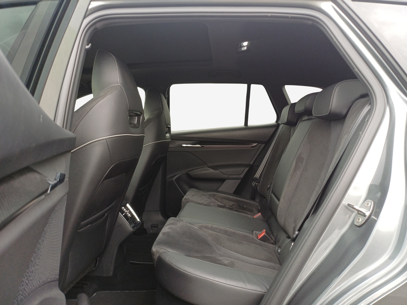 SKODA Enyaq iV 80x SportLine-image-12