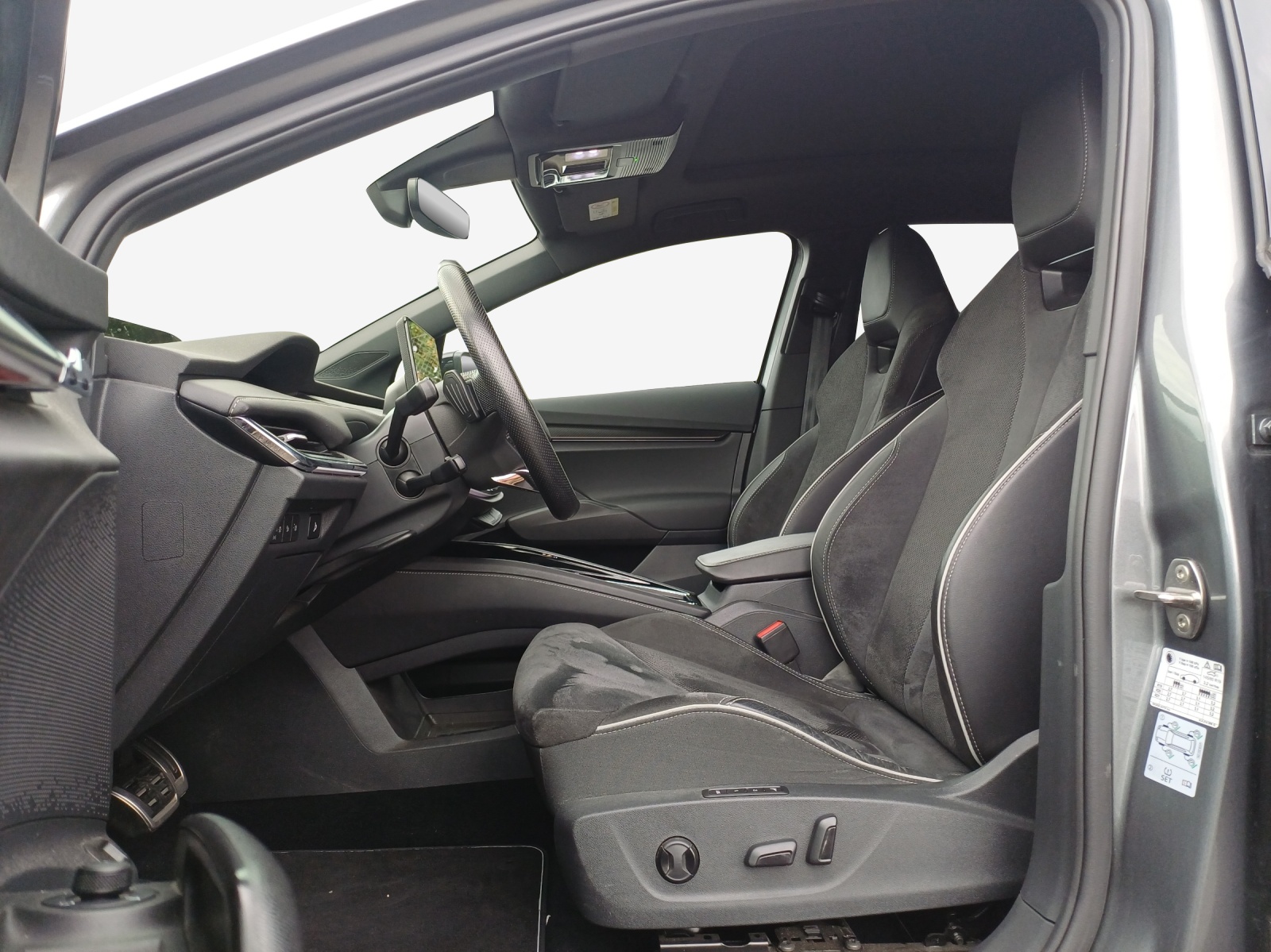 SKODA Enyaq iV 80x SportLine-image-8