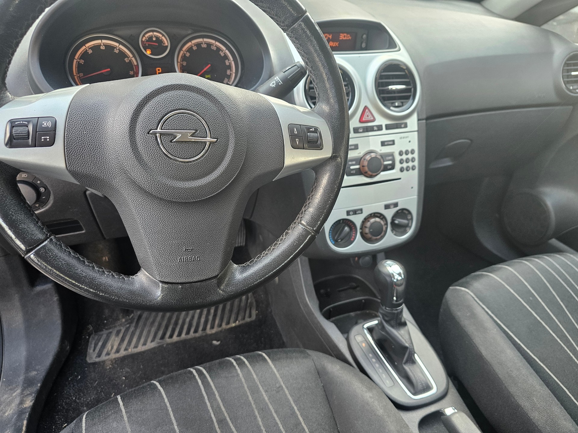 OPEL Corsa 1.4 TP Enjoy-image-6