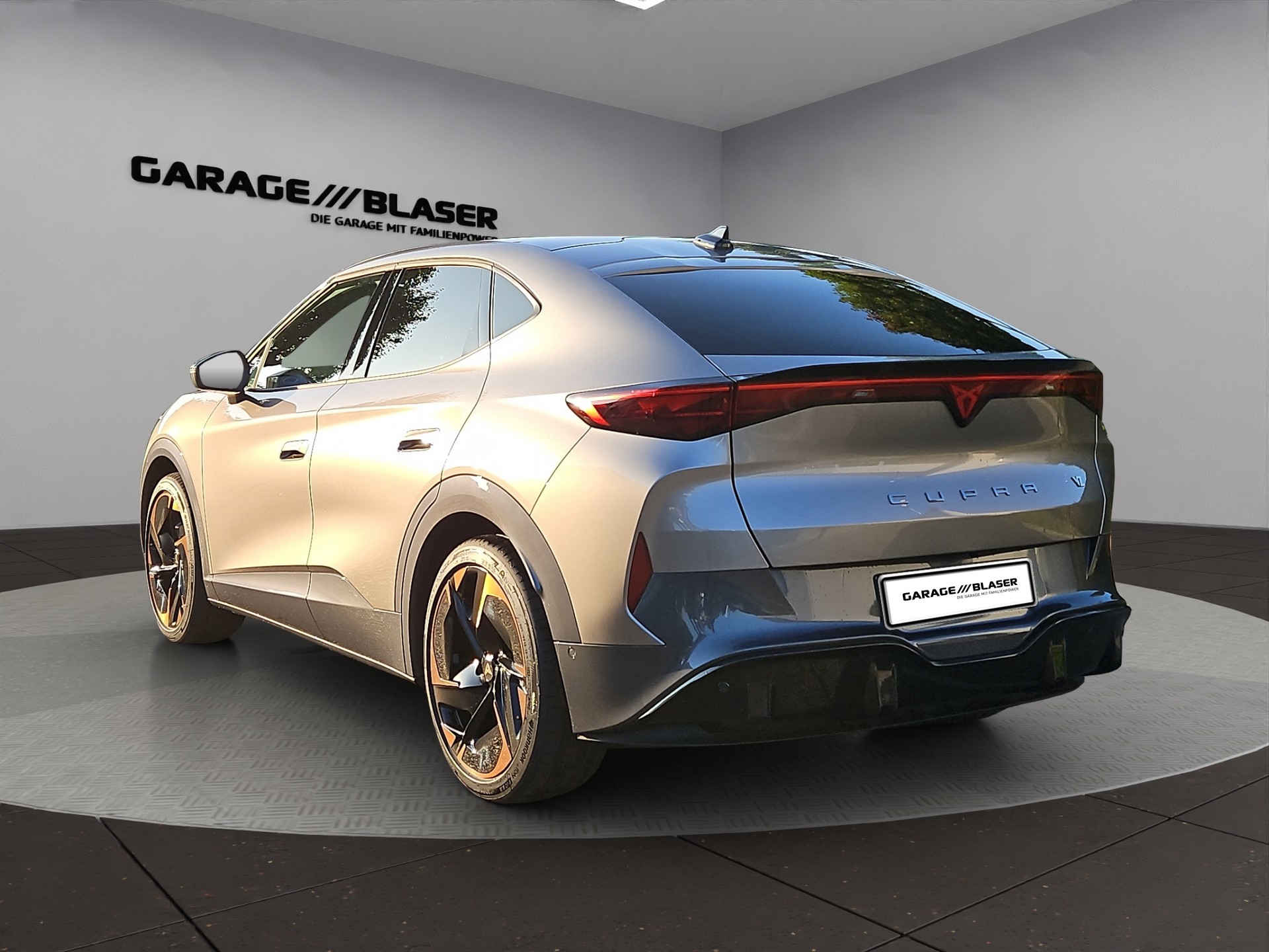 CUPRA Tavascan Type 9 77 kWh Adrenaline Prime Edition-image-2