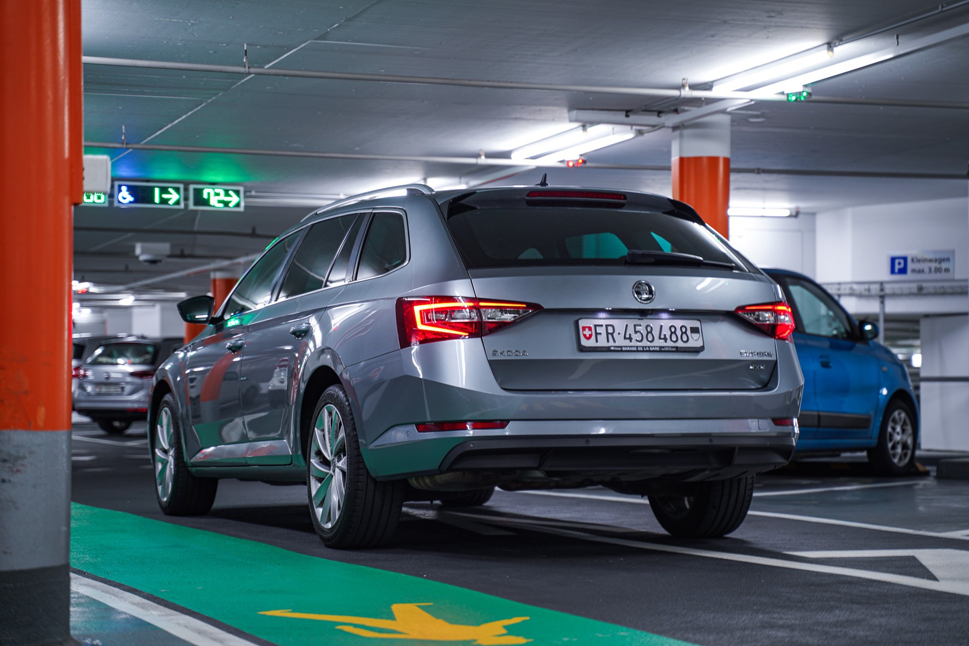 SKODA Superb Combi 2.0 TDi Style 4x4 DSG-image-2