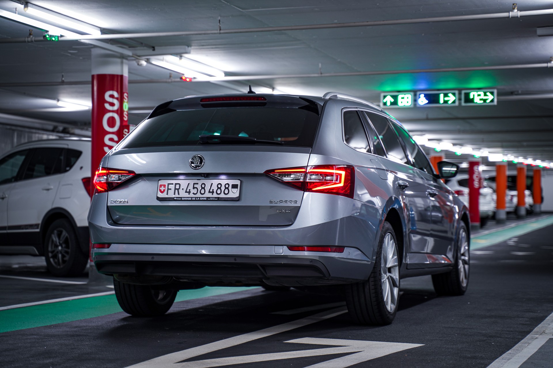 SKODA Superb Combi 2.0 TDi Style 4x4 DSG-image-3