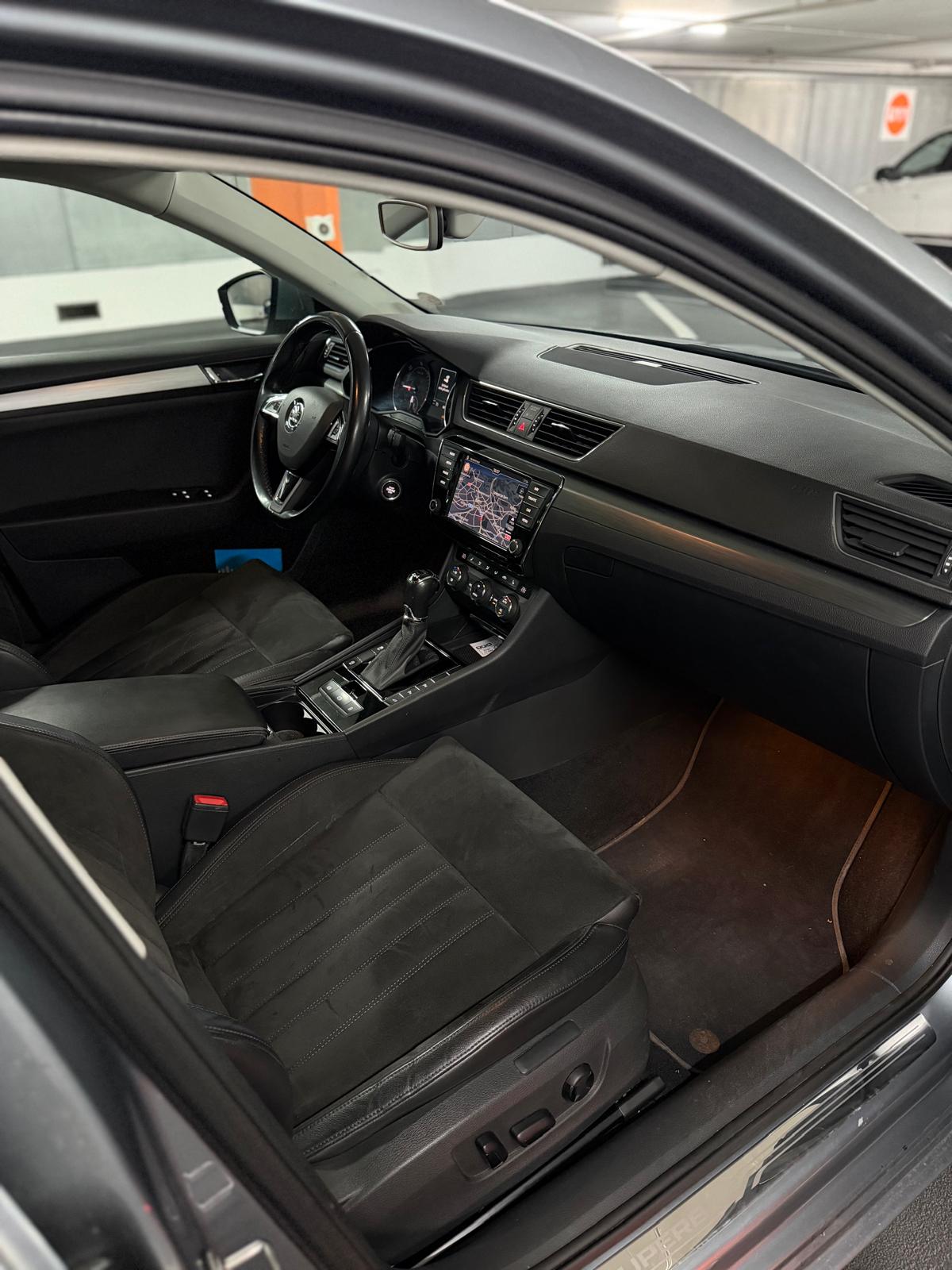 SKODA Superb Combi 2.0 TDi Style 4x4 DSG-image-7
