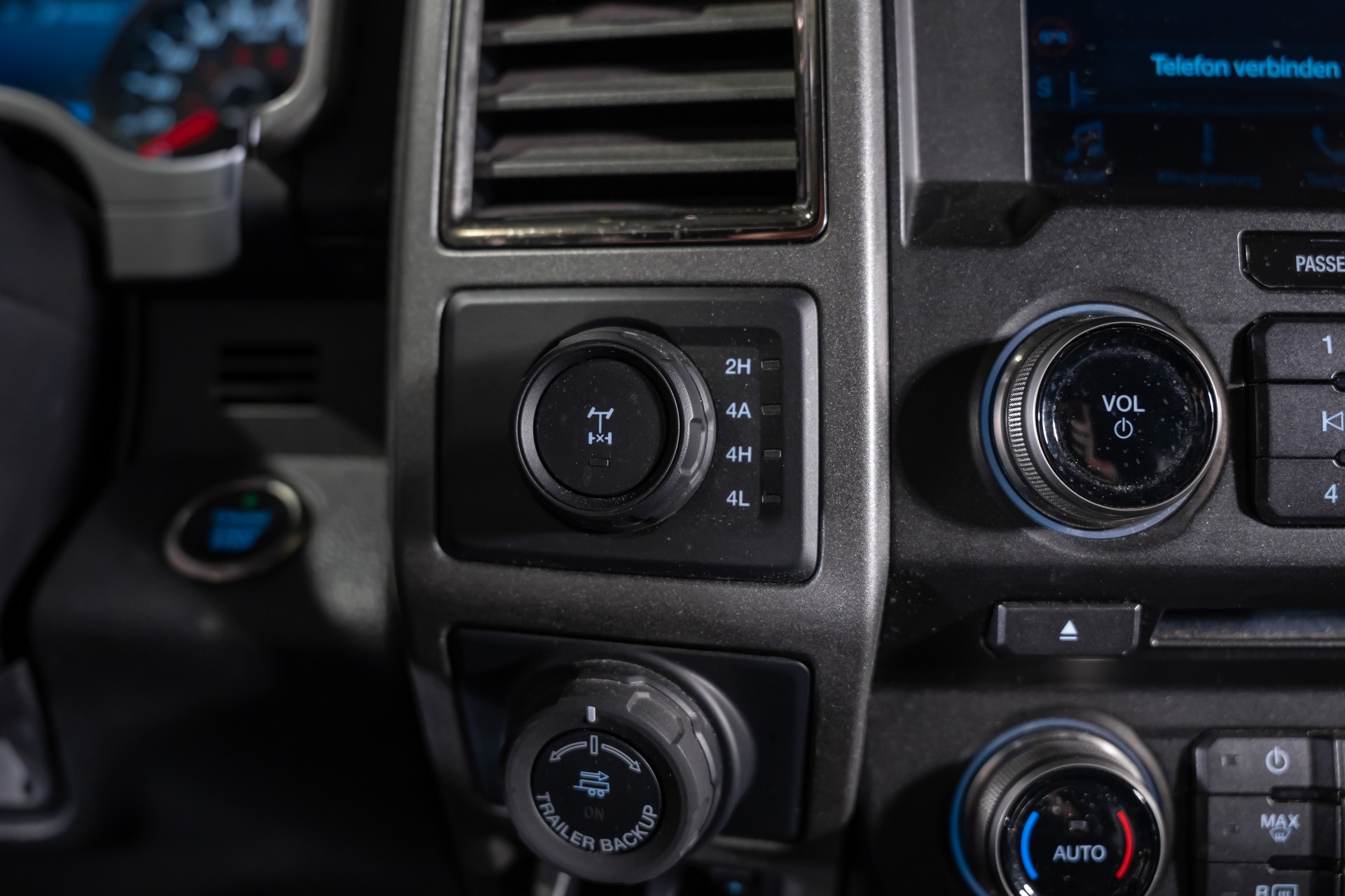 FORD F-150 Raptor CrewCab-image-28