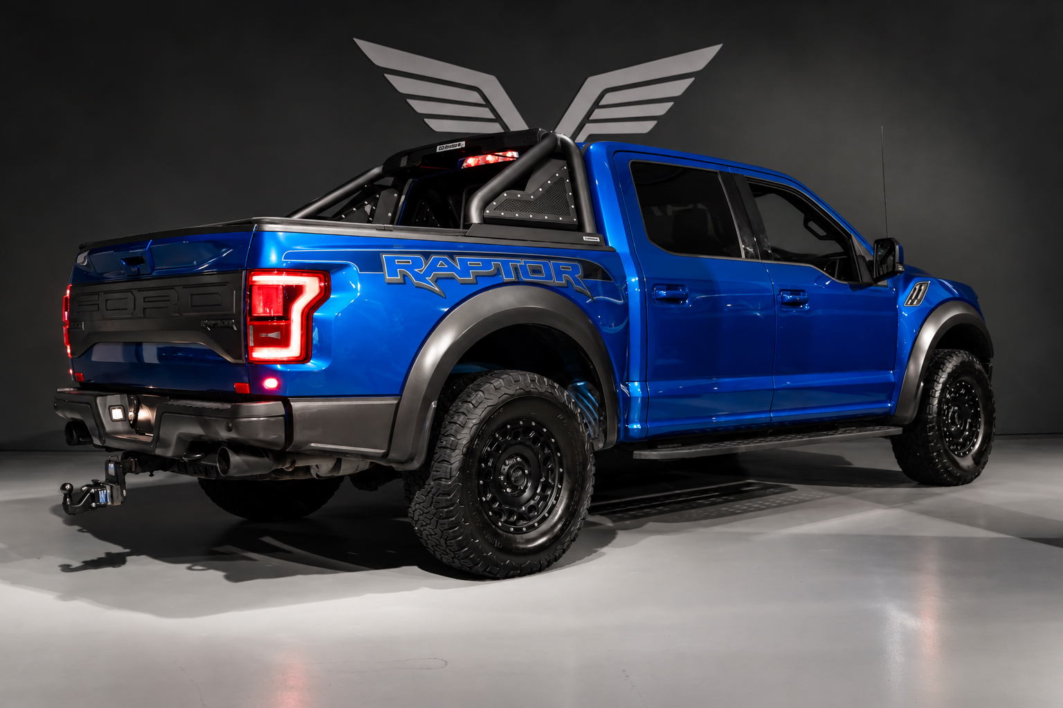 FORD F-150 Raptor CrewCab-image-2