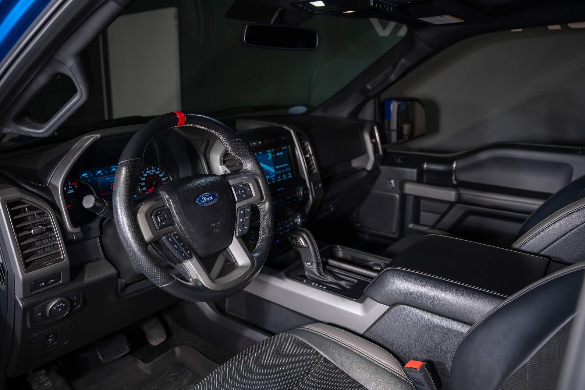FORD F-150 Raptor CrewCab-image-15