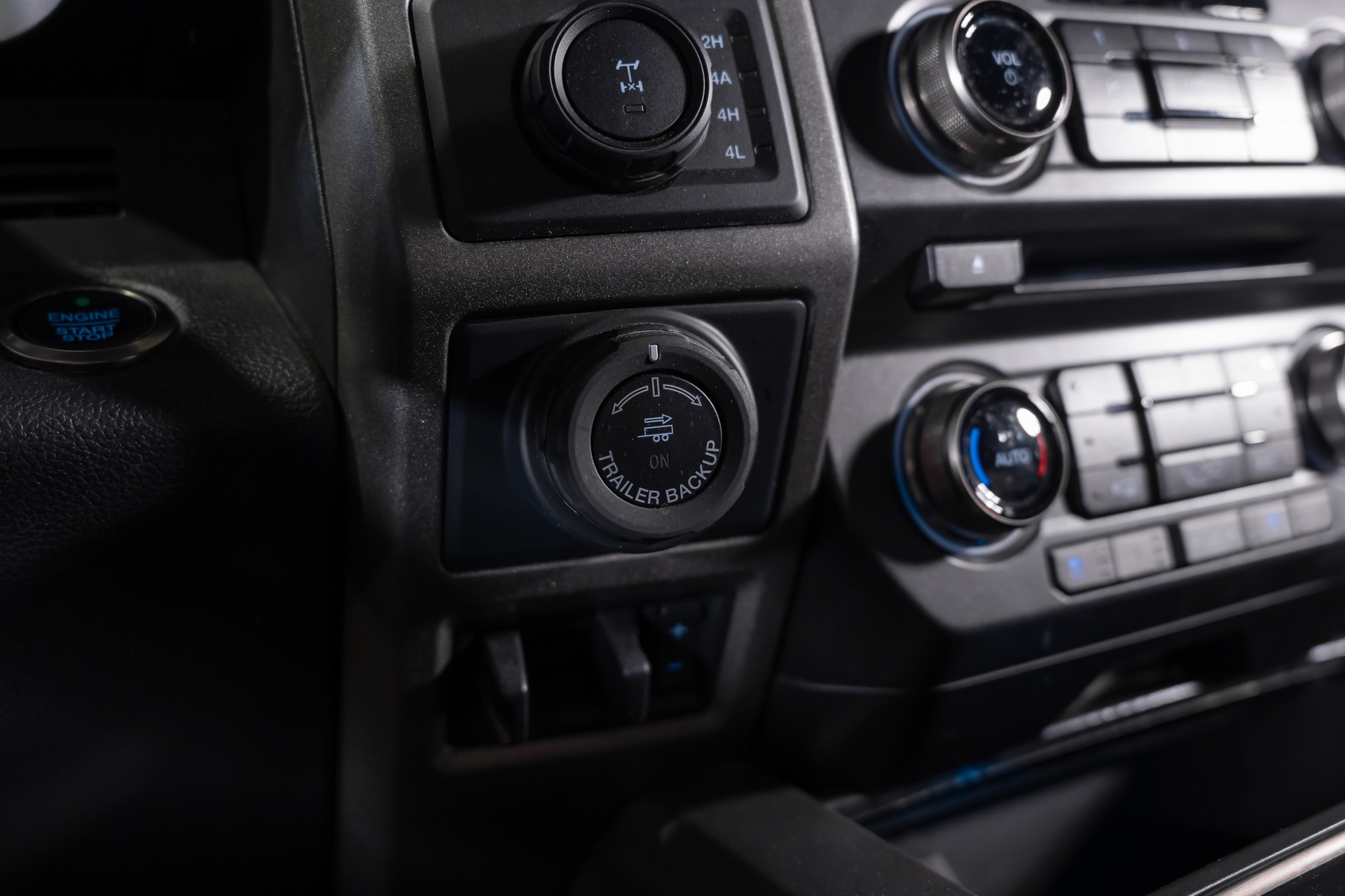 FORD F-150 Raptor CrewCab-image-29