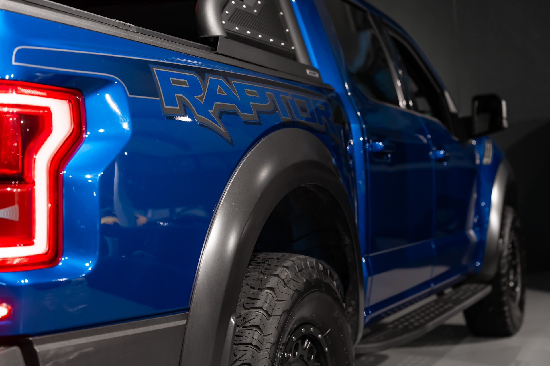 FORD F-150 Raptor CrewCab-image-12