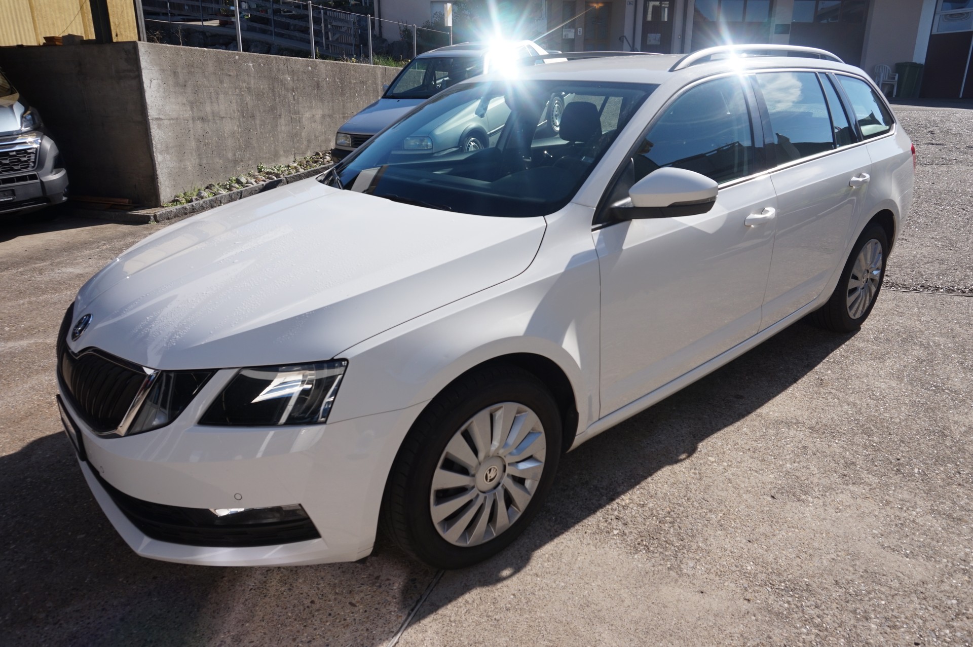 SKODA Octavia Combi 1.5 TSI Ambition DSG-image-2