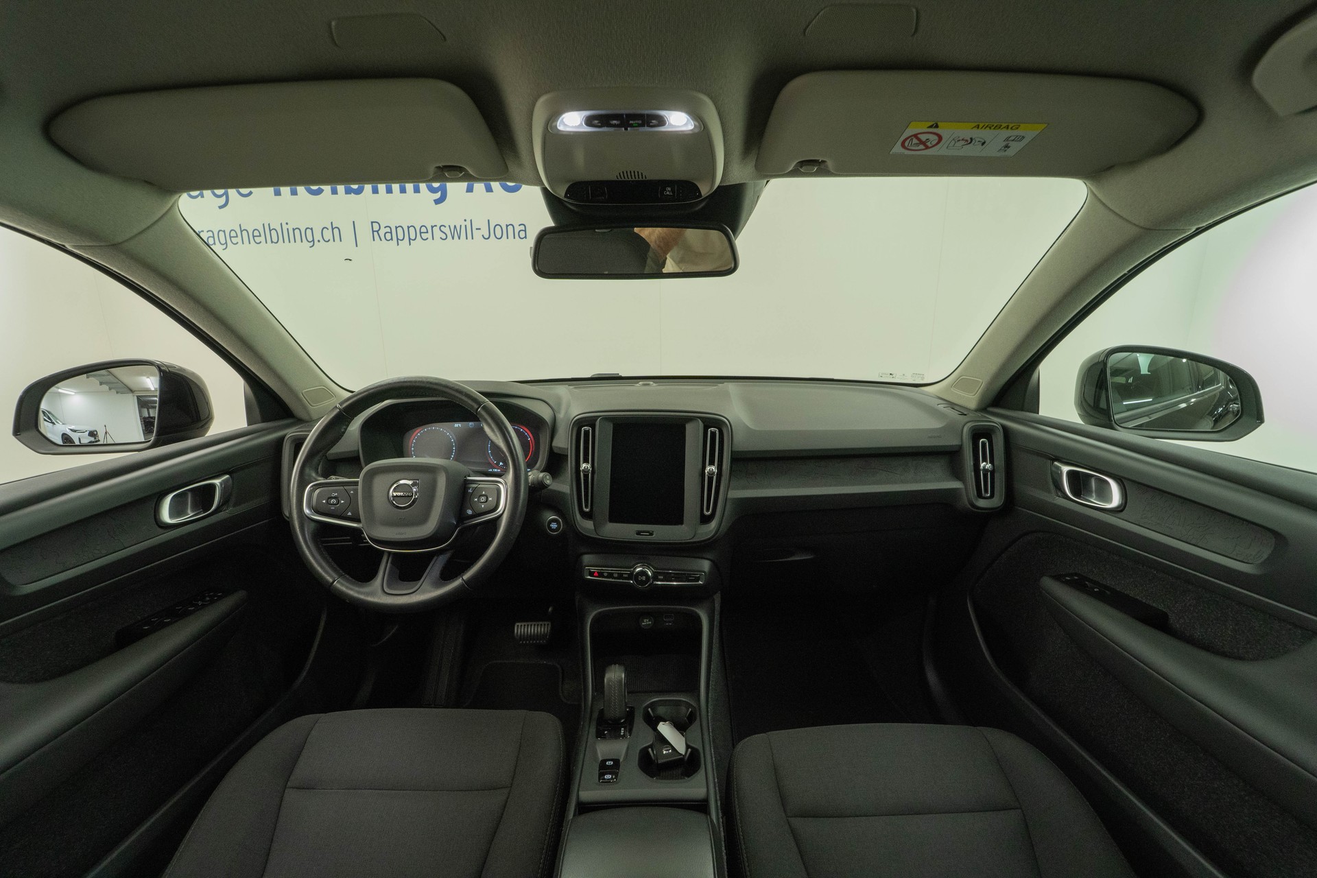 VOLVO XC40 1.5 T3 Momentum Light-image-5