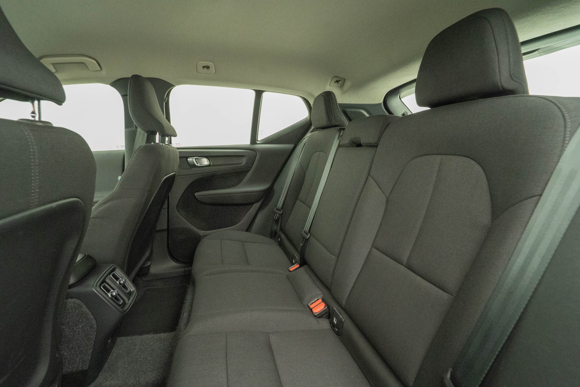 VOLVO XC40 1.5 T3 Momentum Light-image-8