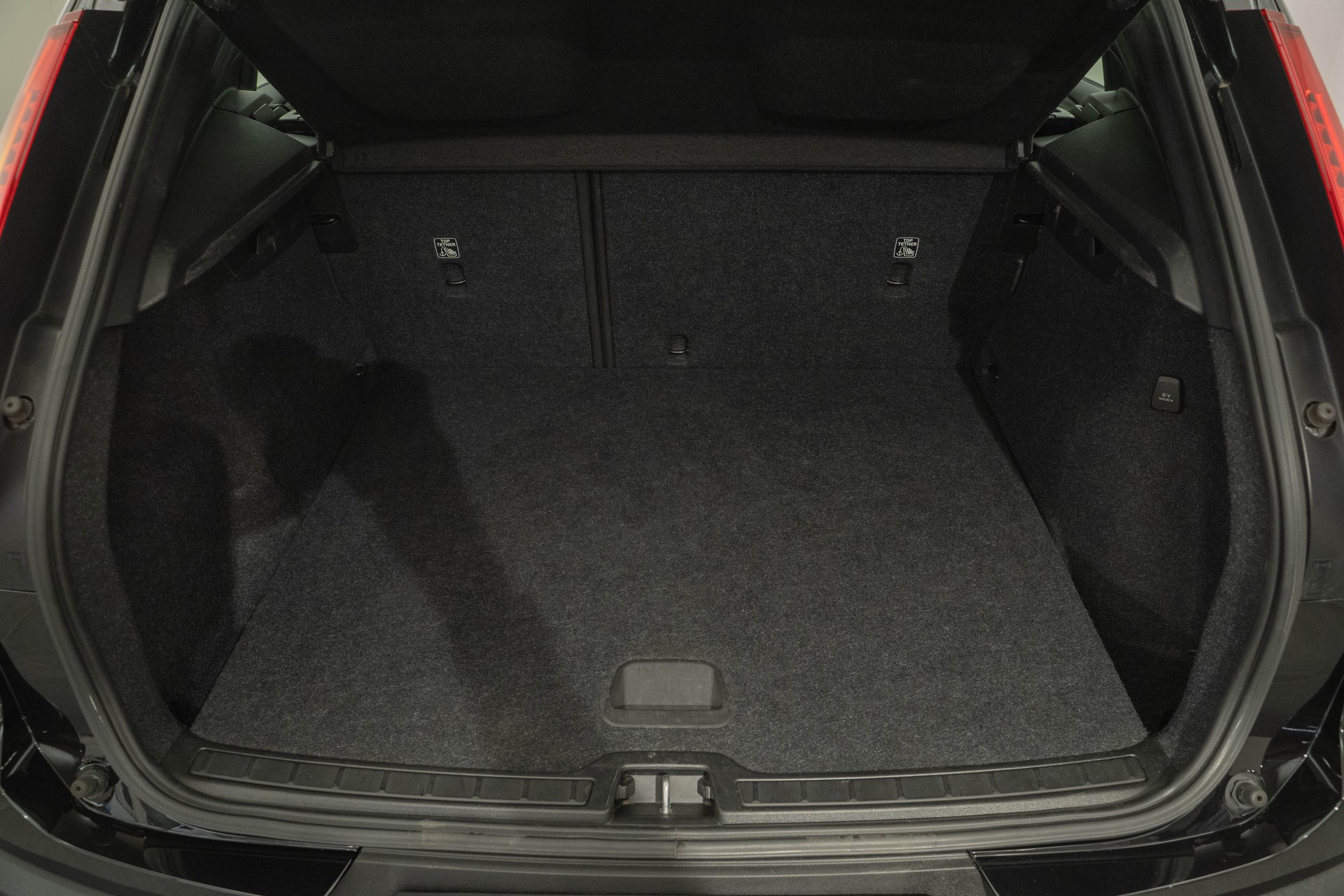 VOLVO XC40 1.5 T3 Momentum Light-image-4