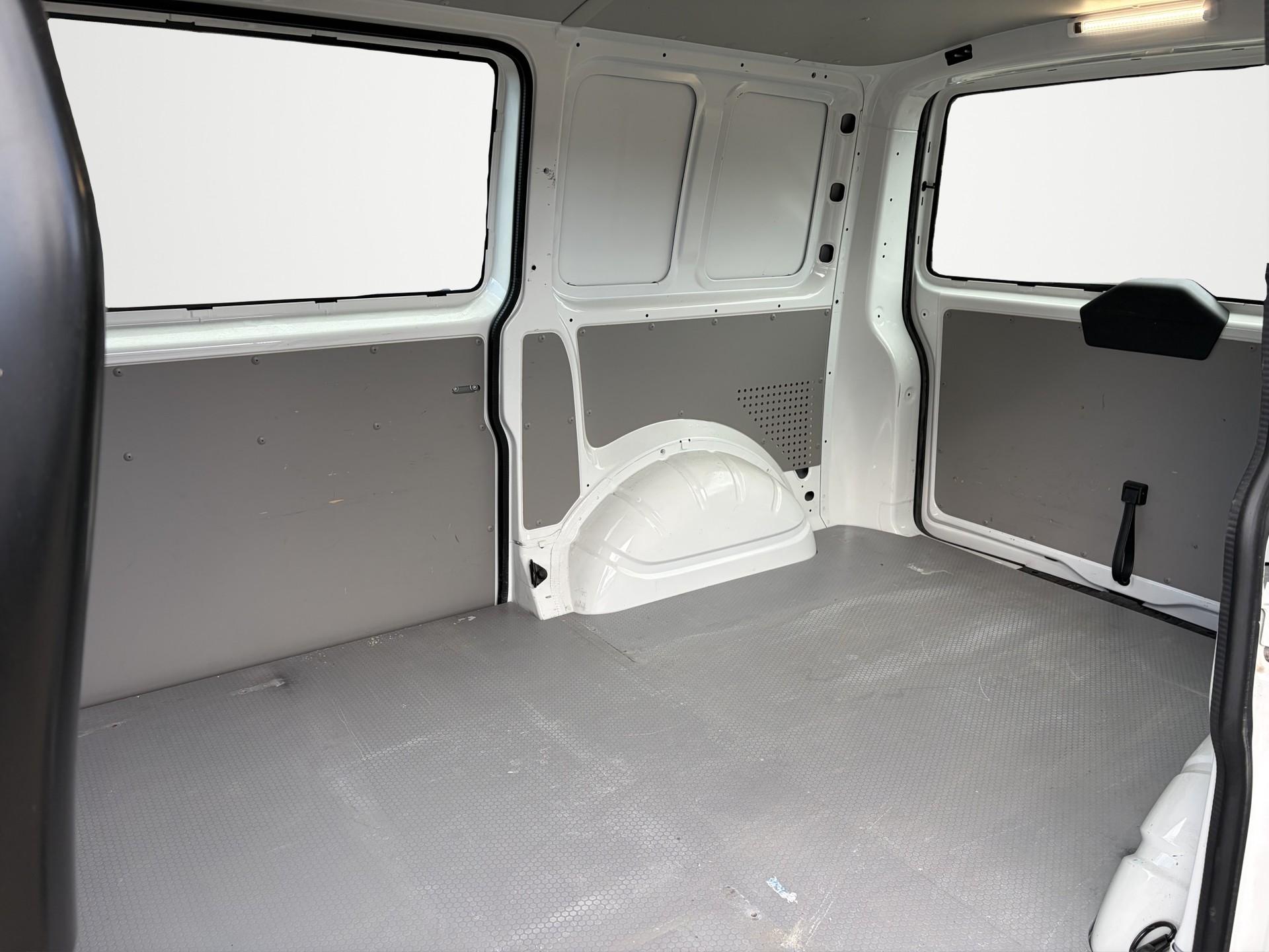 VW T6 2.0 TDI 4Motion DSG-image-11