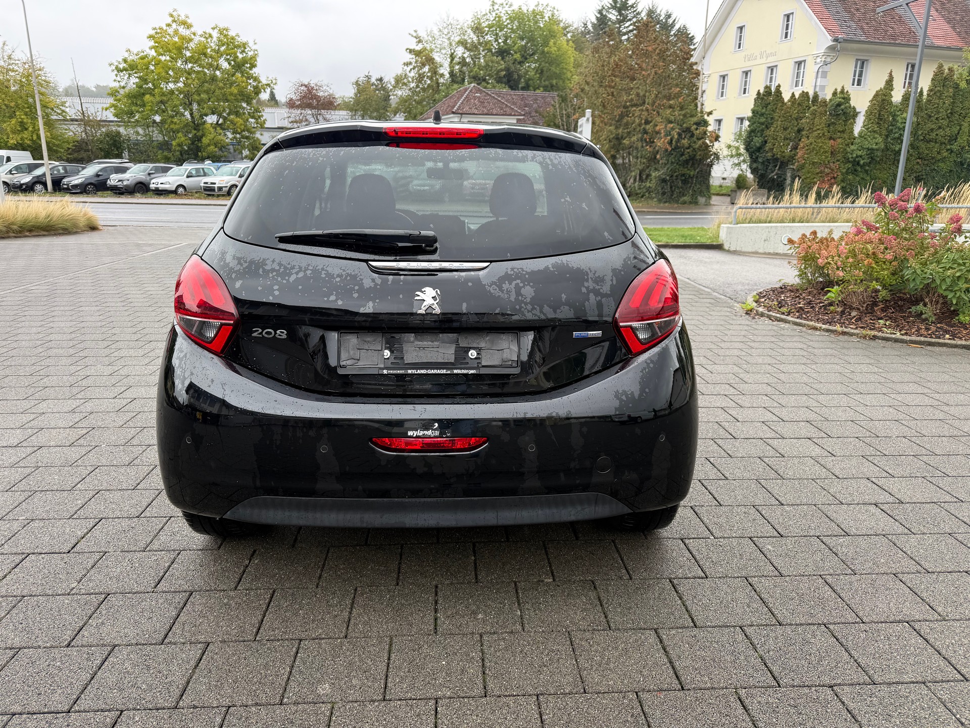 PEUGEOT 208 1.2 PureTech Style-image-5