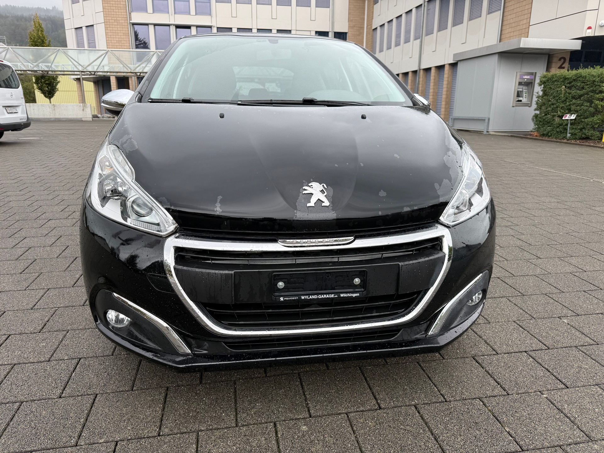 PEUGEOT 208 1.2 PureTech Style-image-2