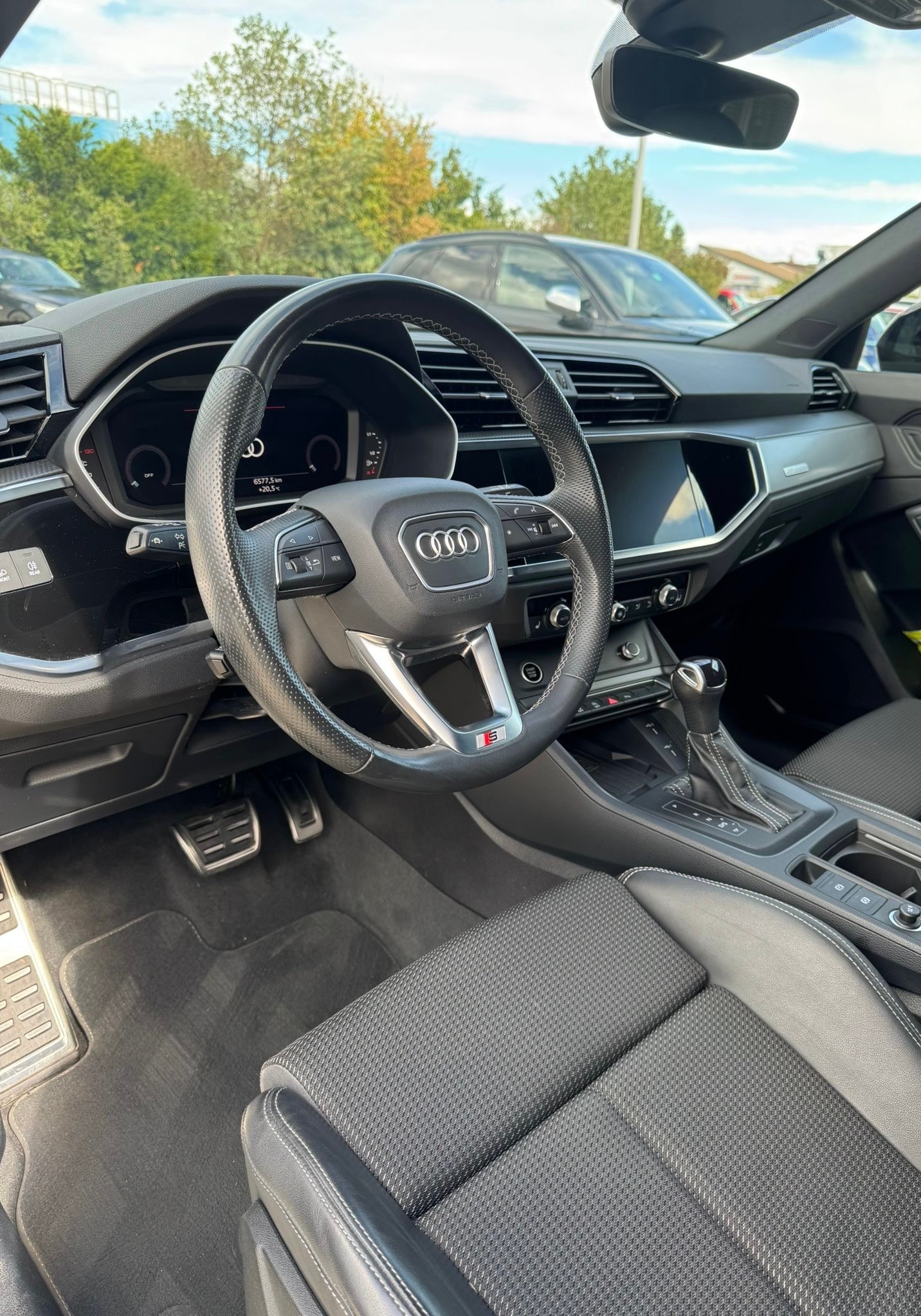 AUDI Q3 Sportback 35 TFSI S line Attraction S-Tronic-image-4