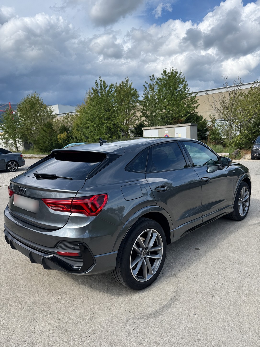 AUDI Q3 Sportback 35 TFSI S line Attraction S-Tronic-image-2