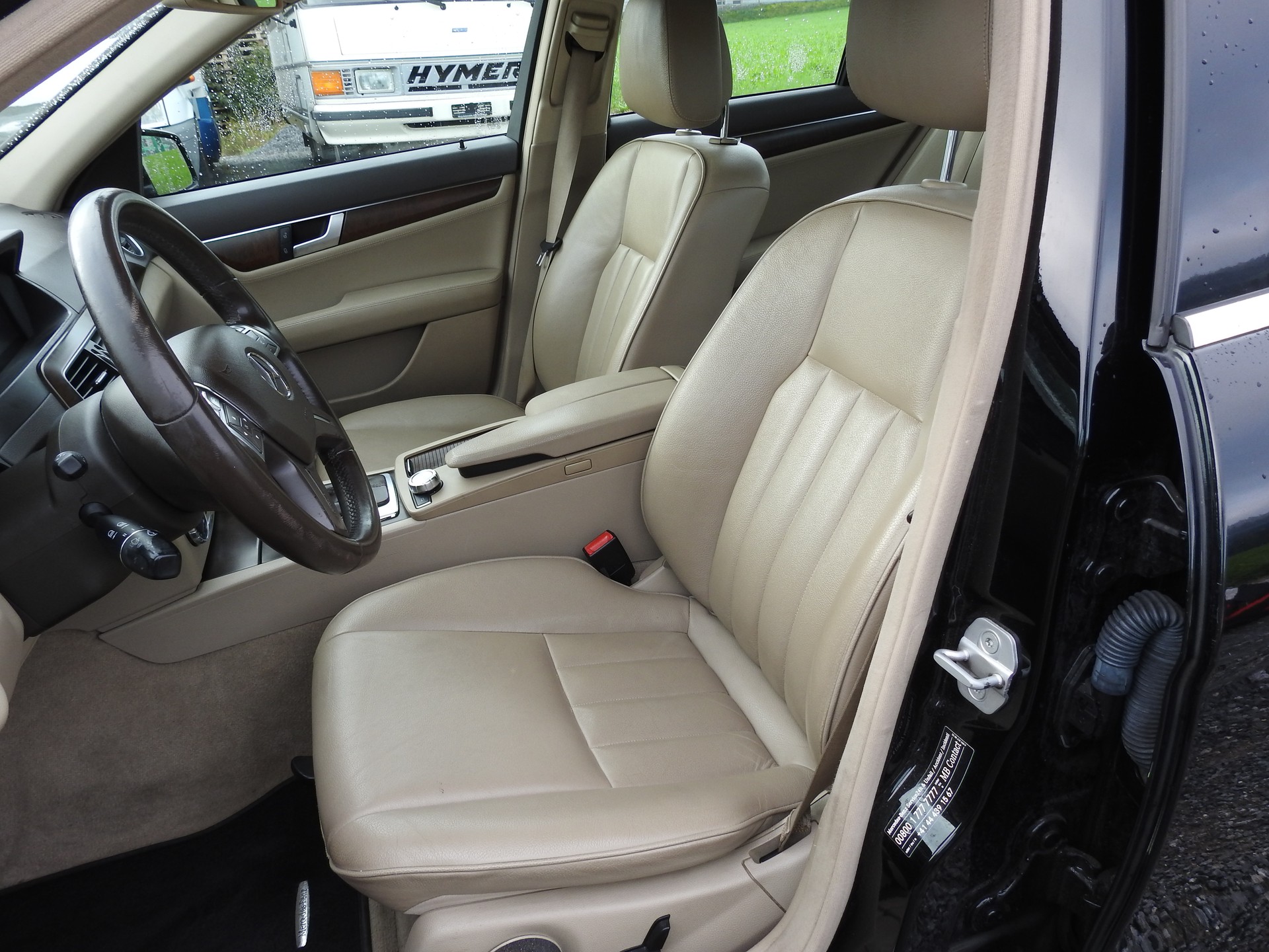 MERCEDES-BENZ C 250 Elégance 7G-Tronic-image-12