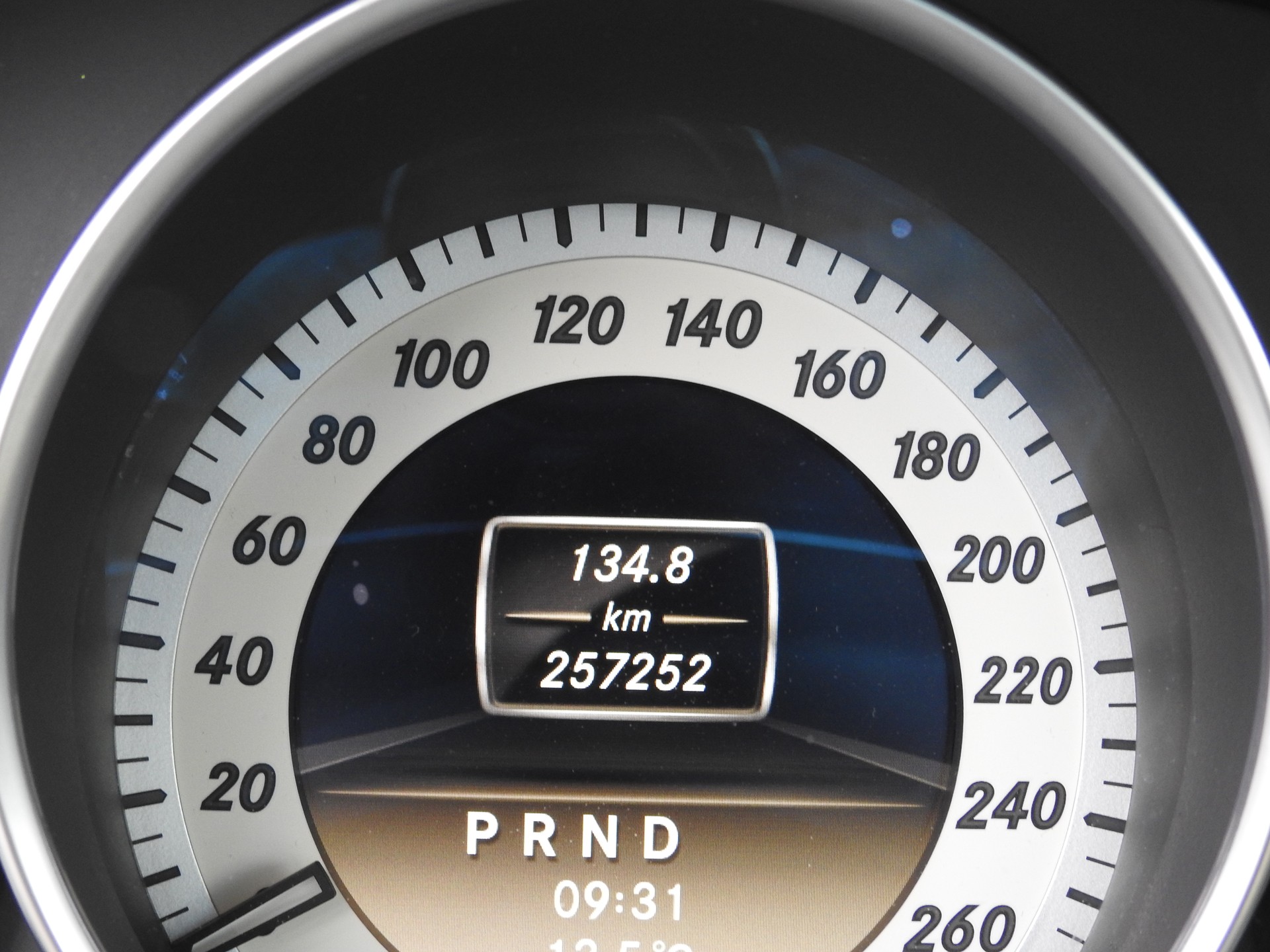 MERCEDES-BENZ C 250 Elégance 7G-Tronic-image-21