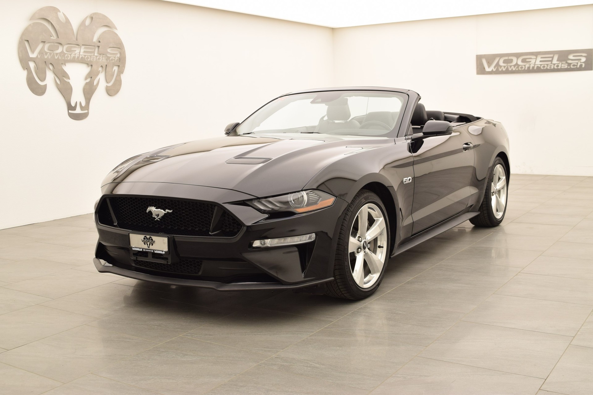 FORD Mustang GT 5.0 Convertible-image-1