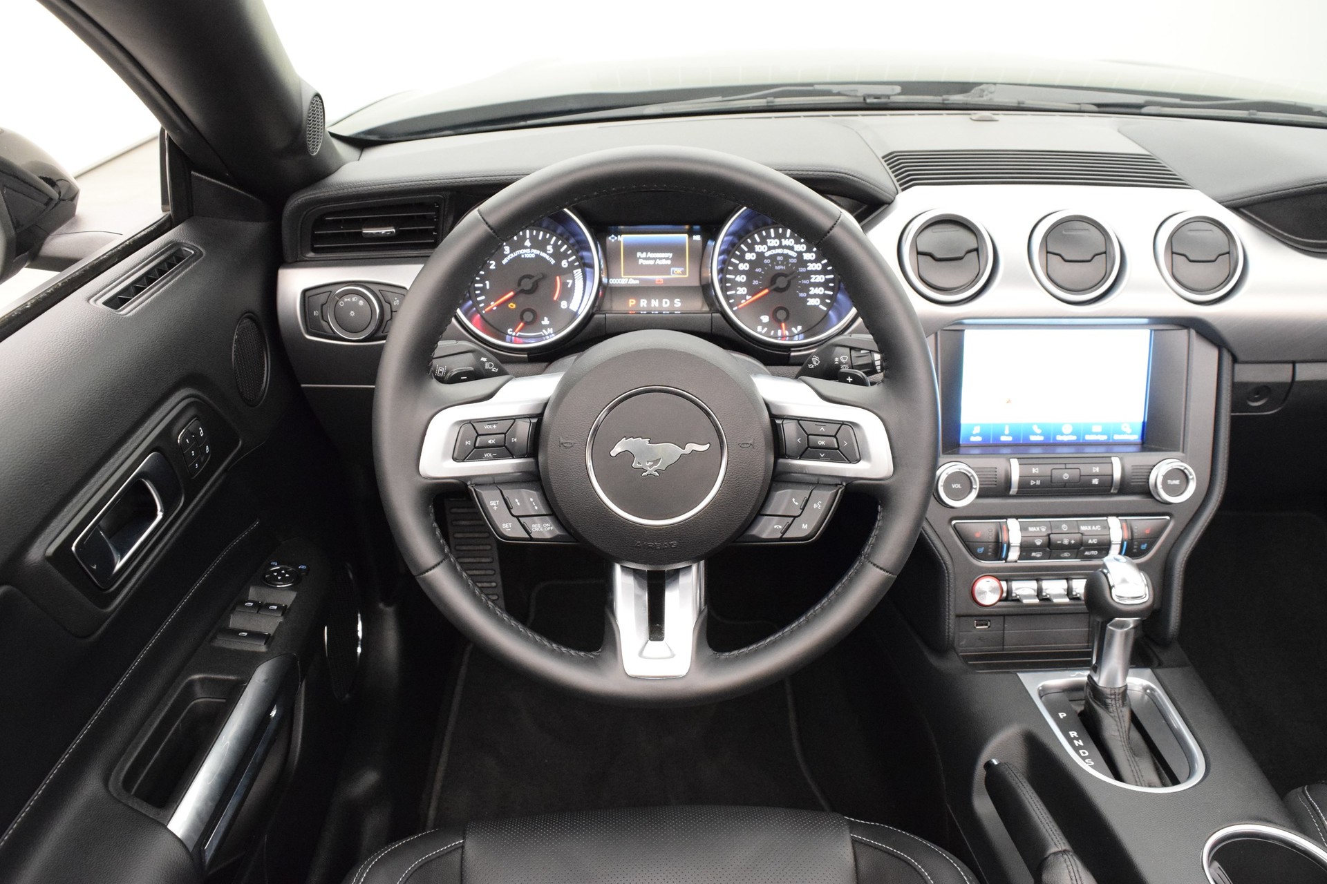 FORD Mustang GT 5.0 Convertible-image-10