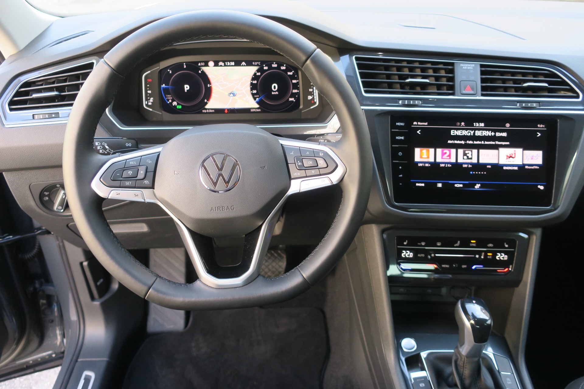 VW Tiguan 2.0 TDI SCR Elegance 4Motion DSG-image-1