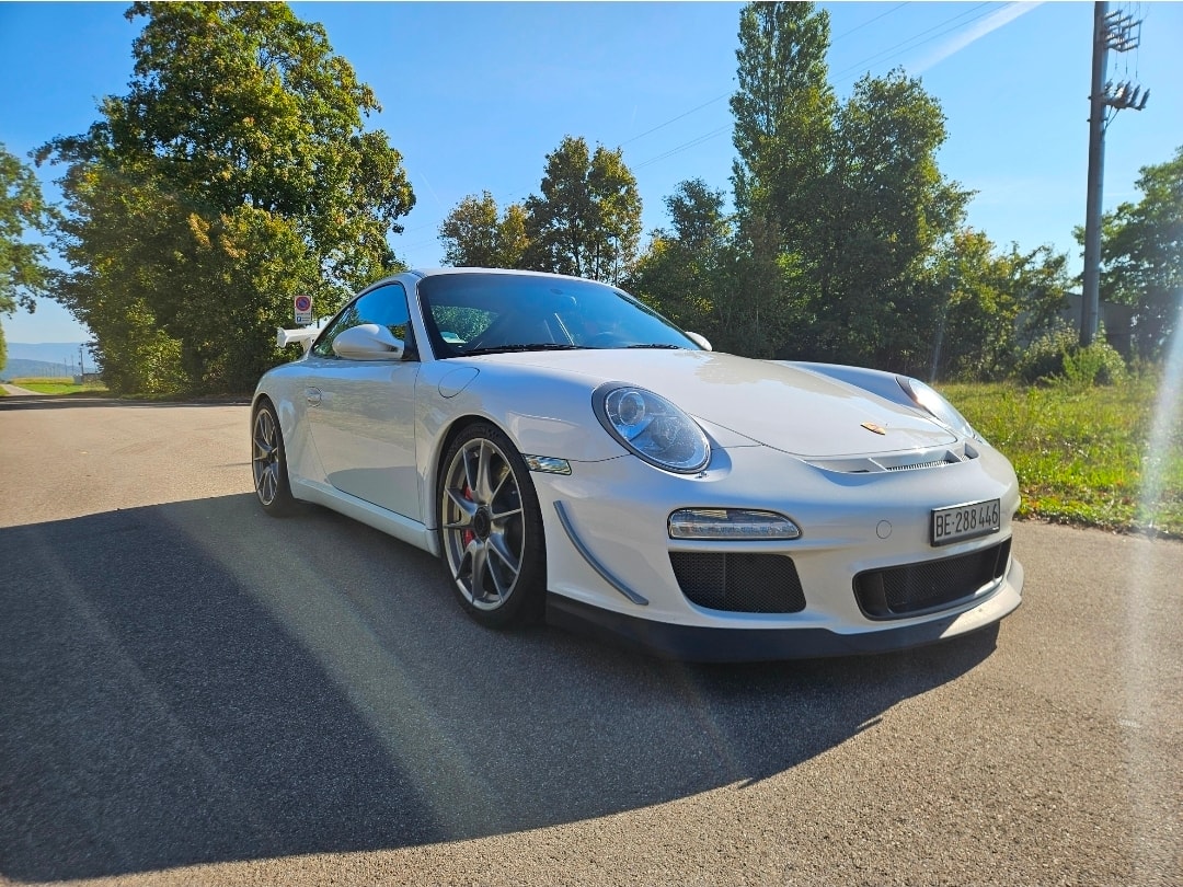 PORSCHE 911 GT3-image-1