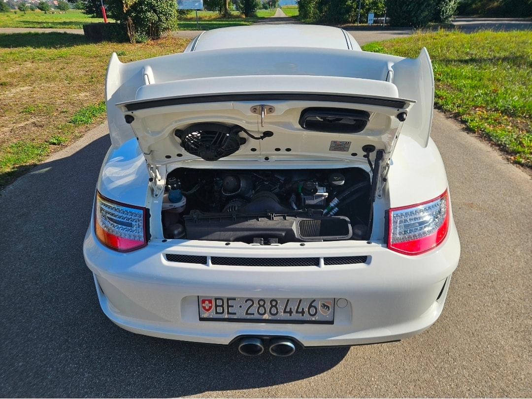 PORSCHE 911 GT3-image-7