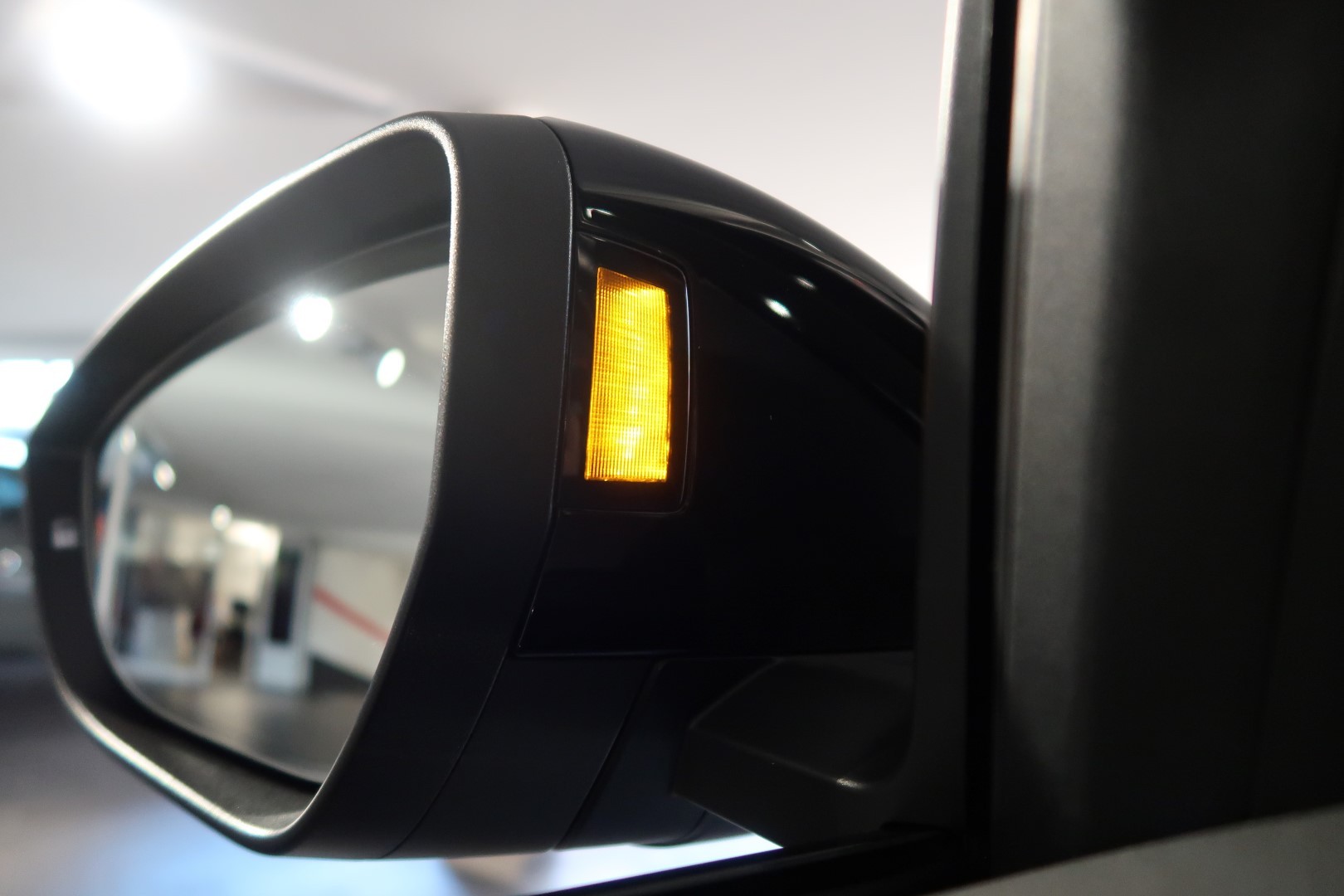 AUDI Q8 Sportback 55 e-tron Black Edition quattro-image-11